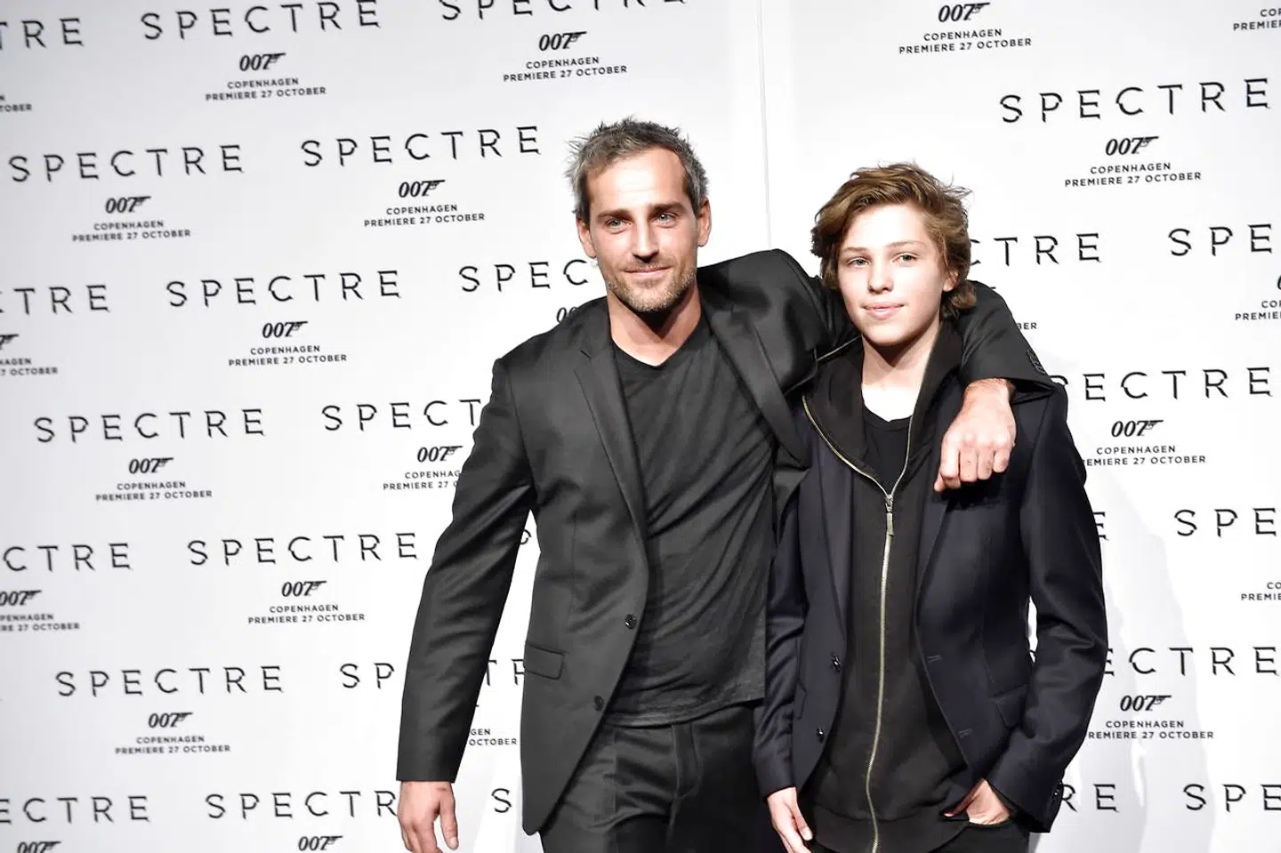 Her ses Oscar med sin fra Oliver Bjerrehuus til en James Bond-premiere tilbage i 2015.