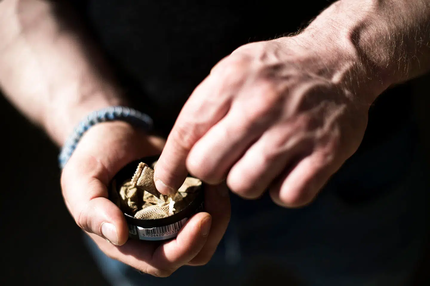 Arkivfoto. Stadig flere danskere tager snus.