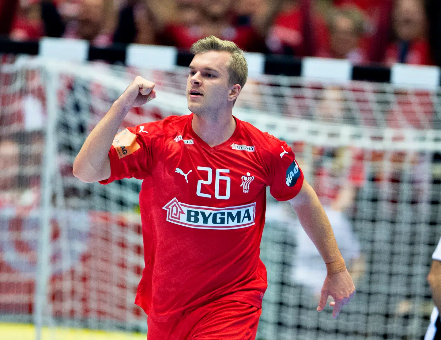 Johan Hansen kom ind i truppen i stedet for Hans Lindberg.