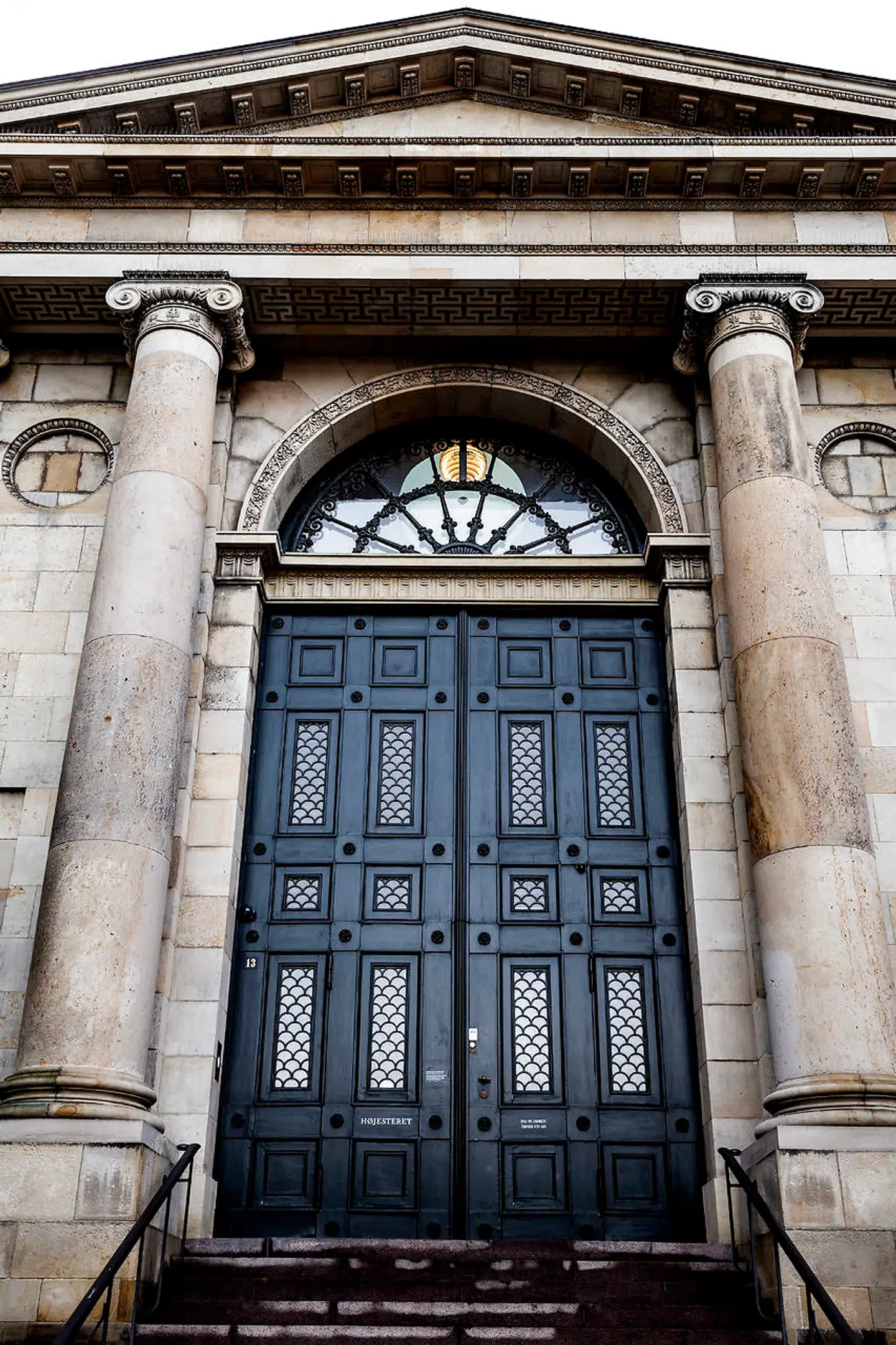 Afgørelse i Umbrella-sagen i Højsteret. Det var Facebook selv, der satte skub i den store sag, hvor over 1.000 unge blev sigtet for at have delt videomaterialet for et år siden.