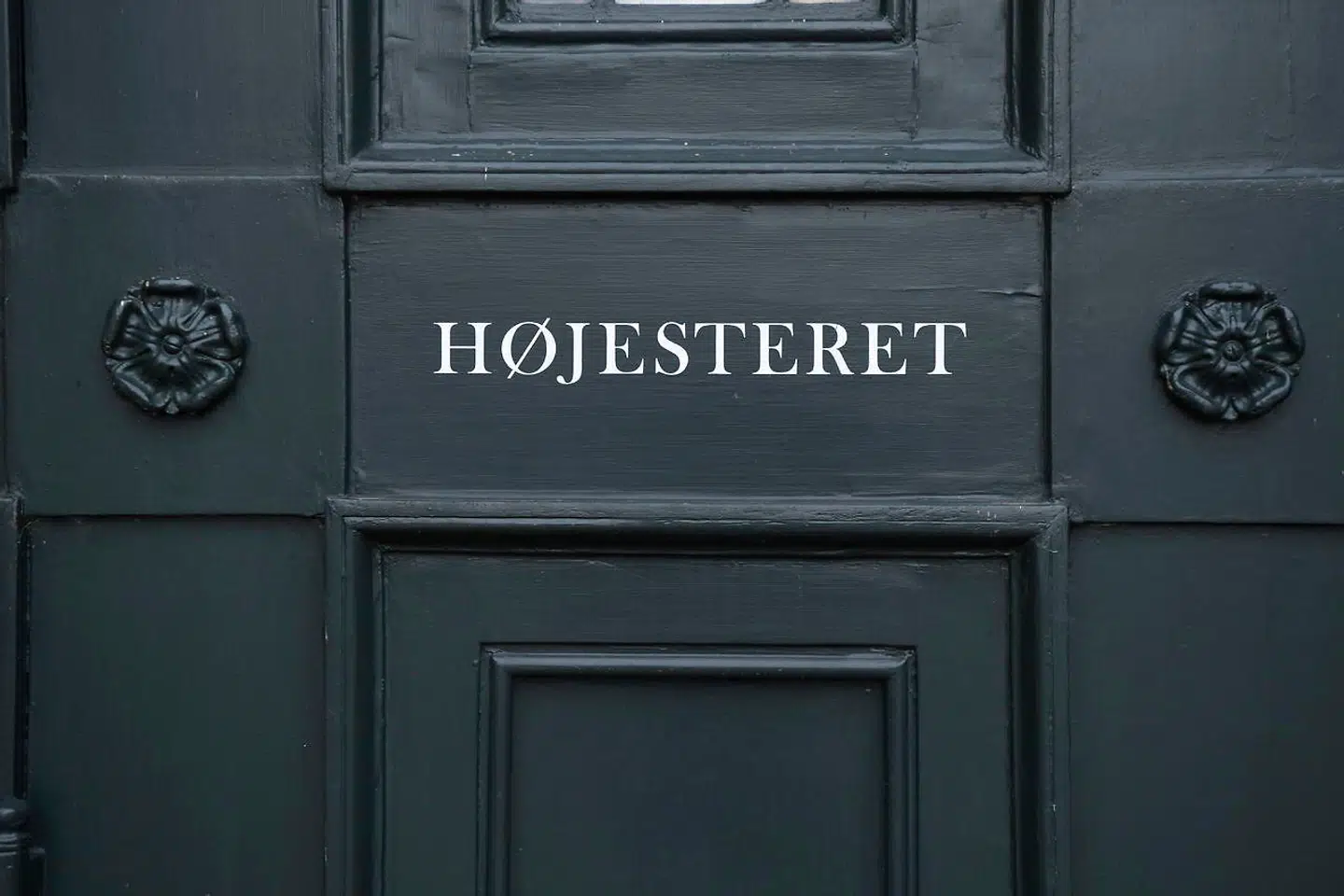 Højesteret afsiger dom i Umbrella-sag i København, fredag den 11. januar 2019. I denne sag tager dommerne stilling til, om en dom på 40 dages betinget fængsel for deling af en sexvideo skal stå ved magt. Sagen er en del af et enormt kompleks, hvor flere end 1000 personer er enten dømt, sigtet eller mistænkt for at have delt en sexvideo med en 15-årig pige og flere 15-årige drenge. Afgørelsen i Højesteret kan få stor betydning for de andre sager i komplekset.. (Foto: Claus Bech/Ritzau Scanpix)