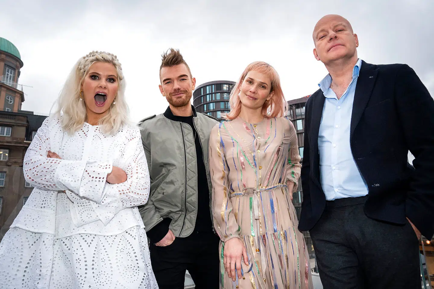 Lars Ankerstjerne (i midten) er blevet overrasket over, hvor seriøst alle deltagerne i X Factor tager det - også dem, der ikke synger særlig godt. Det er producerens første sæson som dommer i talentshowet, hvor han skal sidde ved dommerbordet med Oh Land og Thomas Blachman, mens Sofie Linde (tv.) styrer showets gang.