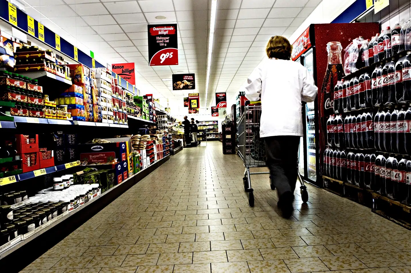 Det skal være muligt hele året rundt at handle, hvis butikkerne gider at holde åben. Det mener regeringen, der vil sløjfe lukkeloven. (Arkivfoto) Benita Marcussen/Ritzau Scanpix