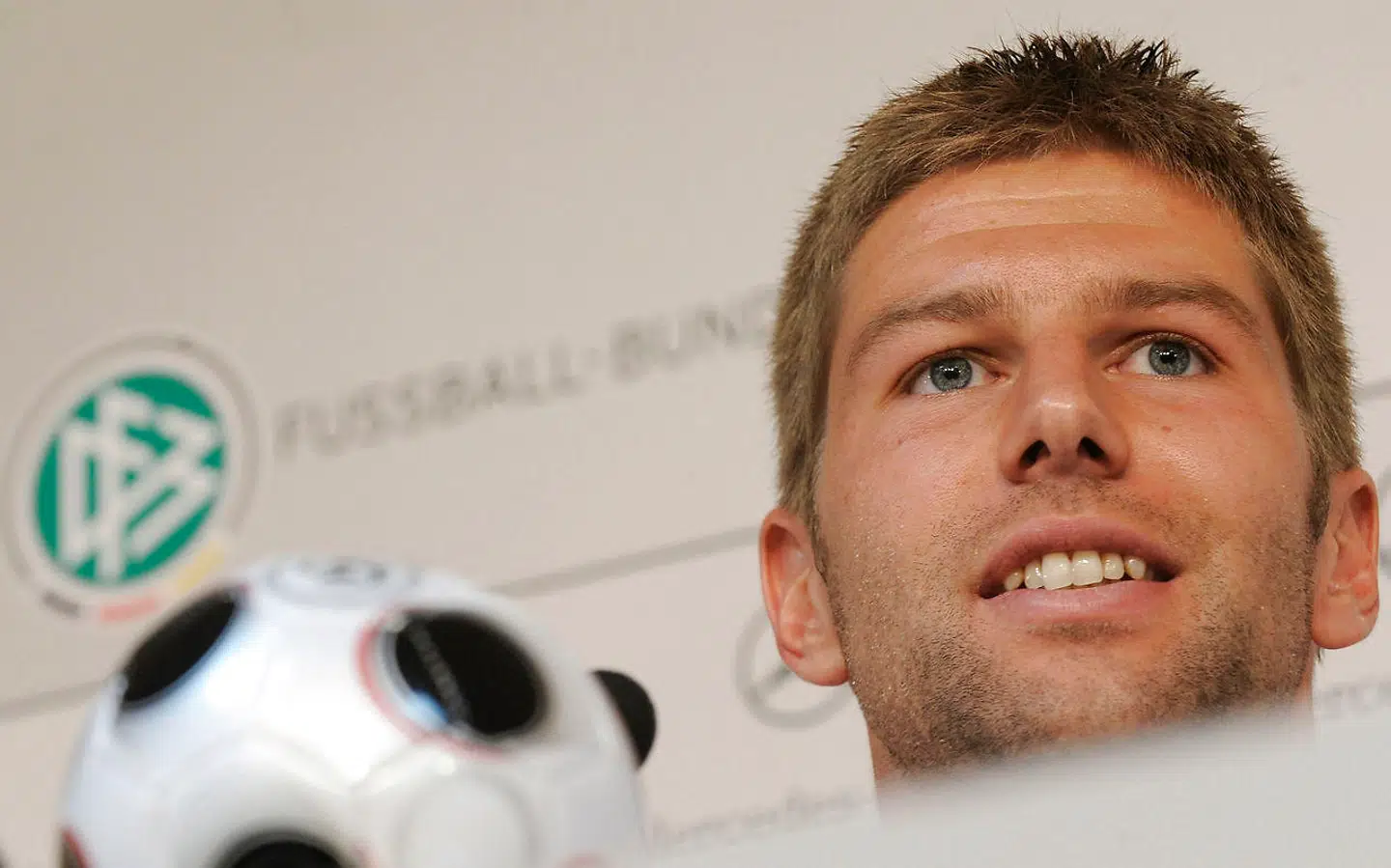 Nnu peger den tidligere Premier League og Bundesliga-spiller, Thomas Hitzlsperger, på én af årsagerne til, at der ikke er flere homoseksuelle foboldspillere, der er åbne omkring deres seksualitet.