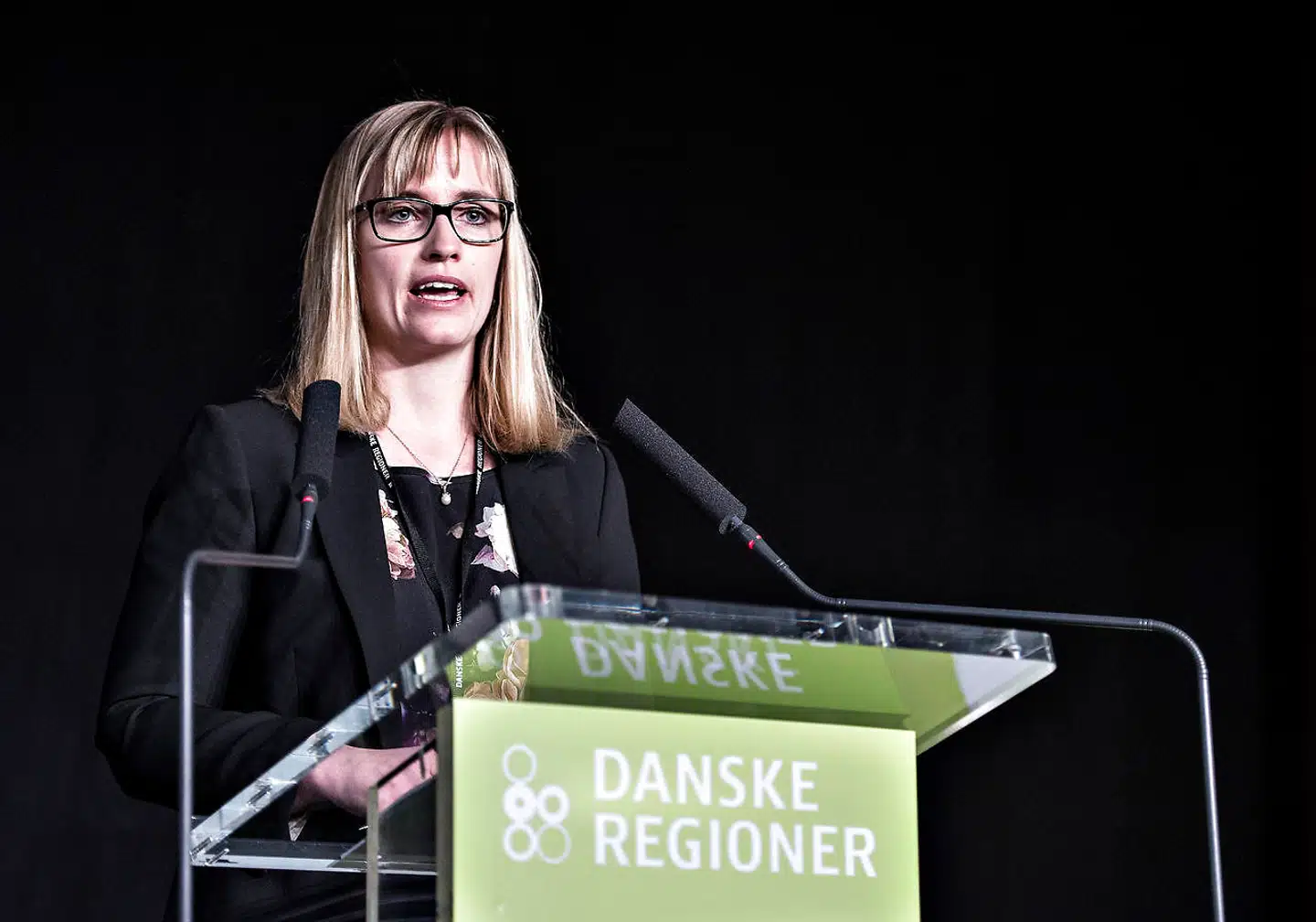 »Det kan aldrig blive en politikers opgave at tage den snak med patienten. Det er sundhedspersonalets opgave,« siger formanden for Danske Regioner, Stephanie Lose (V). Hun understreger, at der også er et politisk ansvar for prioriteringsspørgsmålet.