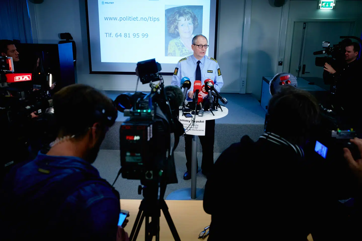Der var massivt fremmøde fra både den norske og danske presse, da politiet torsdag orienterede om seneste udvikling i sagen.