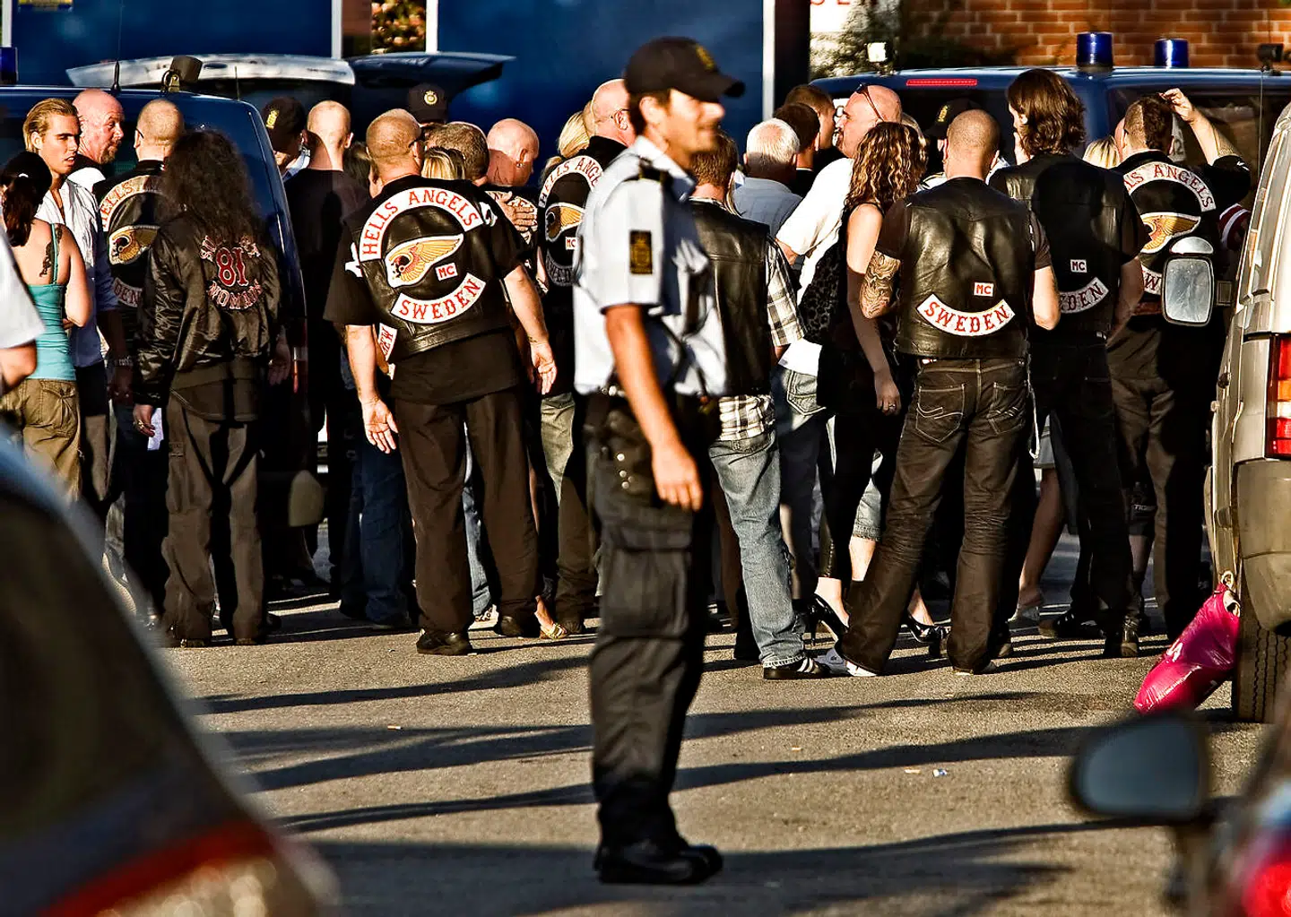 Rockerfest 7. august 2009 i Jan Elvings ejendom på Siljangade. Politiet tjekkede rockere på vej ind til festen.