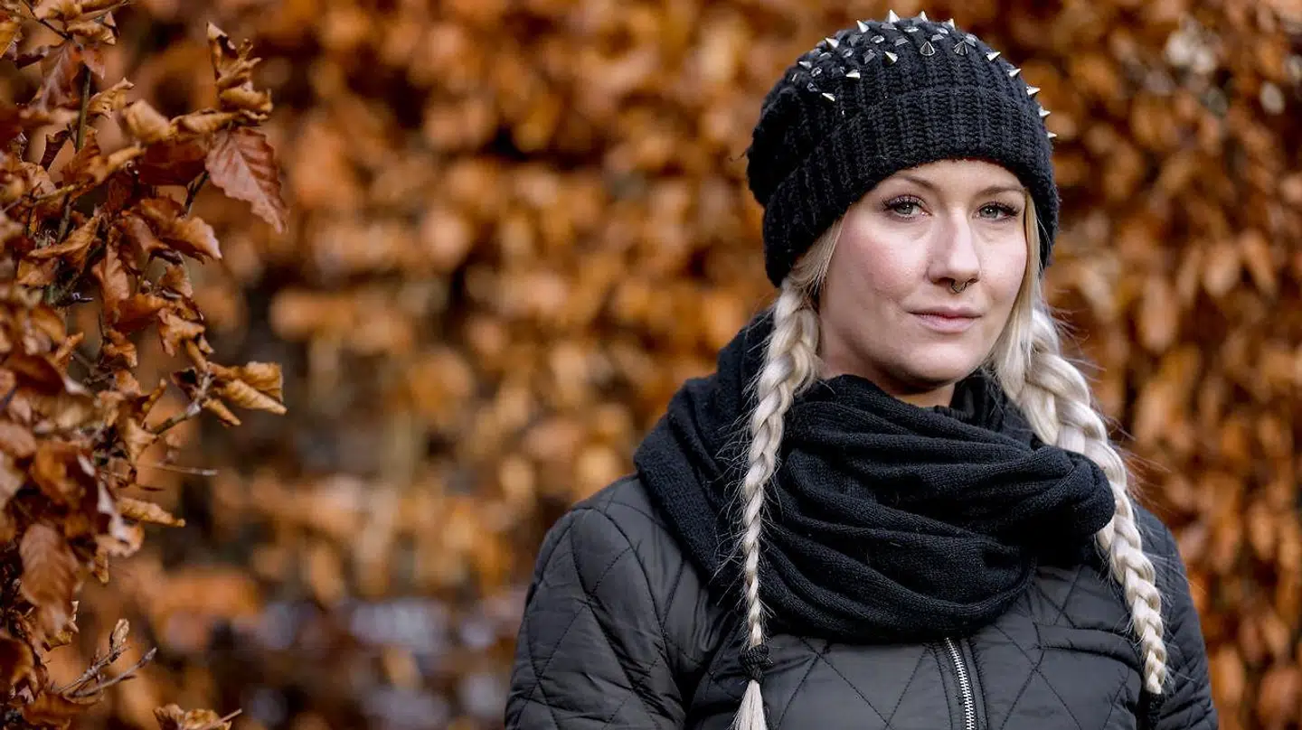 Kristine Kold er mor til David på 12 år, der autist og ofte bliver kørt i taxa. Sønnen har oplevet, at chaufføren kom op og slås. En anden gang satte chaufføren ham af midt på gaden.