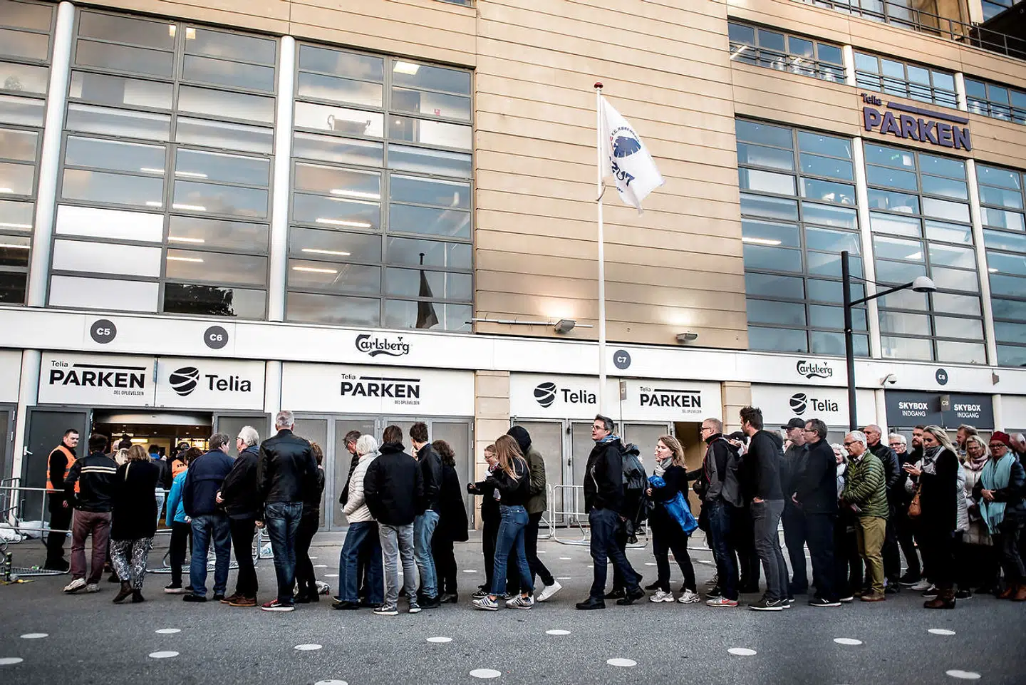 Et selskab ved navn Arena Developments ApS har ifølge Parken meldt sig som interesseret køber af det børsnoterede selskab. Søger man i det officielle danske selskabsregister, findes selskabet imidlertid ikke.