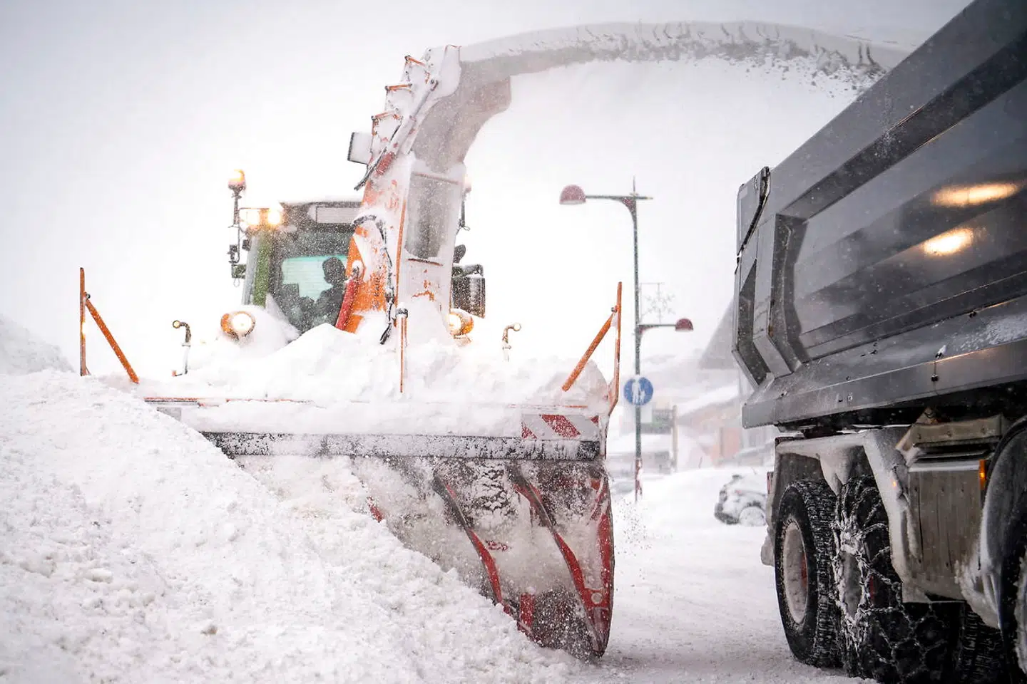 Det kraftige snefald har lukket adgangen til skisportsstedet Obertauern i Østrig. Billedet her er fra 5. januar.