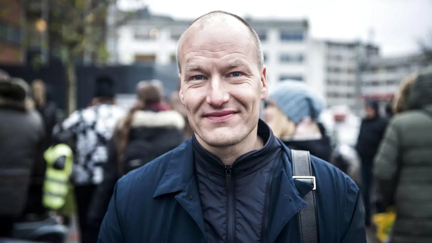 Enhedslistens erhvervsordfører, Pelle Dragsted, advarer mod et salg af Ørsteds eldistributionsenhed, Radius.