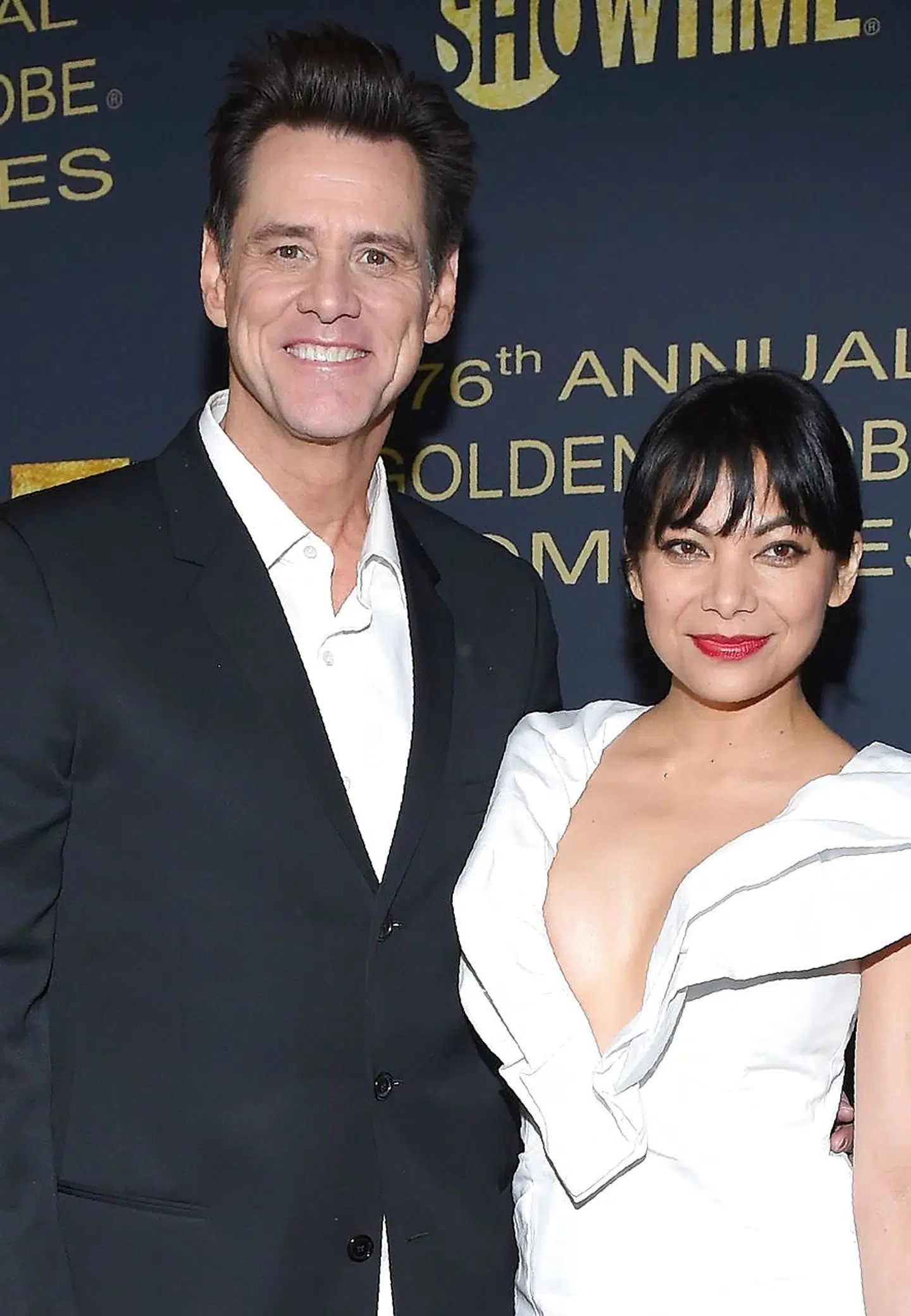 Jim Carrey har nu bekræftet, at den 34-årige skuespiller Ginger Gonzaga, som han mødte op sammen med ved årets Golden Globe-show, er hans kæreste.