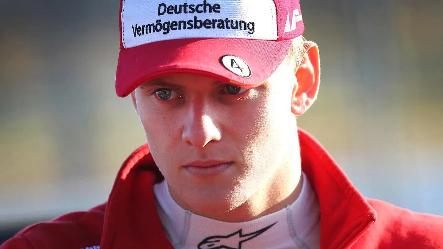 Michael Schumachers søn, Mick Schumacher, er selv ved at skabe en karriere bag rattet.