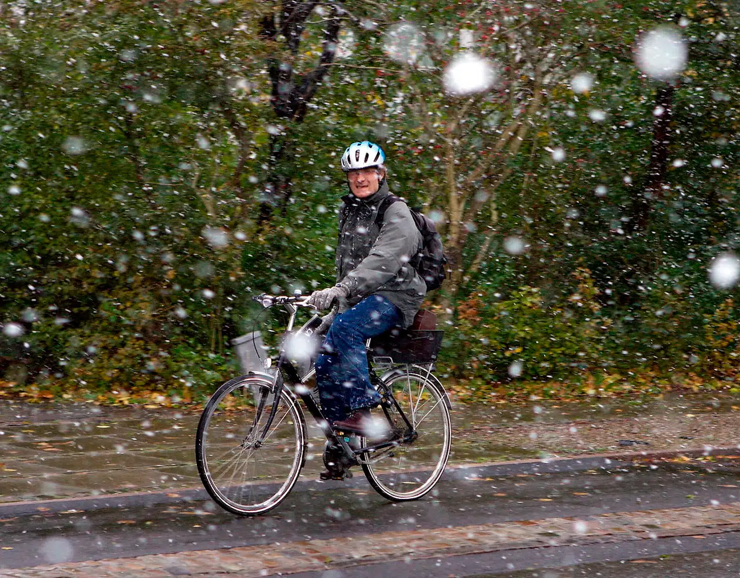 De kommende dage kan byde på tøsne eller slud, fortæller DMI's vagthavende meteorolog.