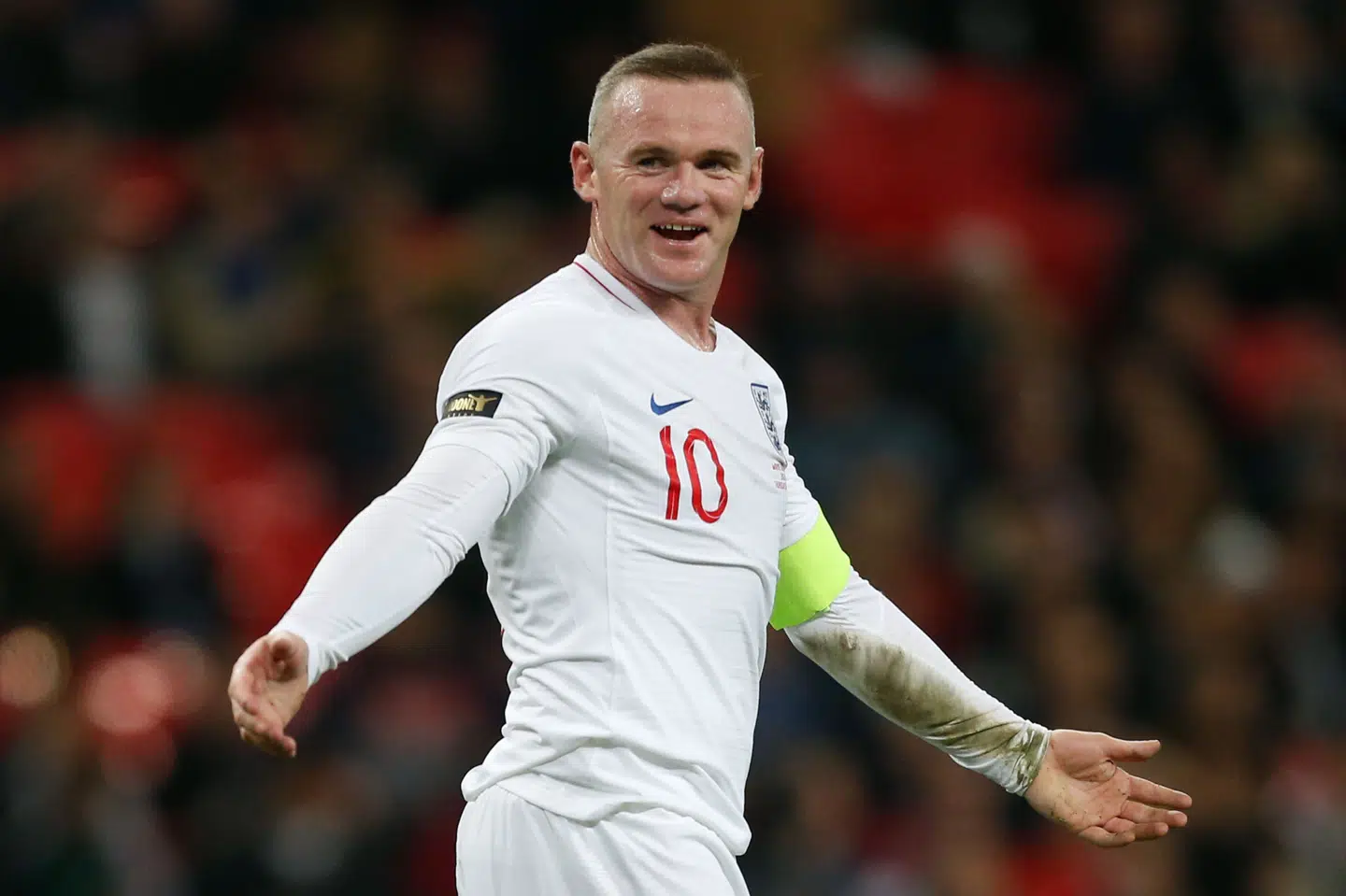 Wayne Rooney fik æren af trøjenummer 10 samt at bære det gule anførerbind i sin sidste optræden for England i midten af november. Ian Kington/Ritzau Scanpix