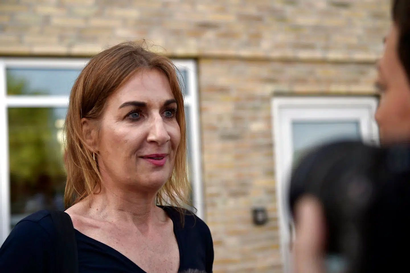 Mette Grith Stage, forsvarer for den 17-årige pige fra Kundby taler med journalister efter domsafsigelsen i Retten i Holbæk torsdag d. 18 maj 2017. Den 17-årige pige idømmes 6 års fængsel for at have planlagt bombeangreb mod to skoler. (se Ritzau historie 181643) .(Foto: Sarah Christine Nørgaard/Scanpix 2017)