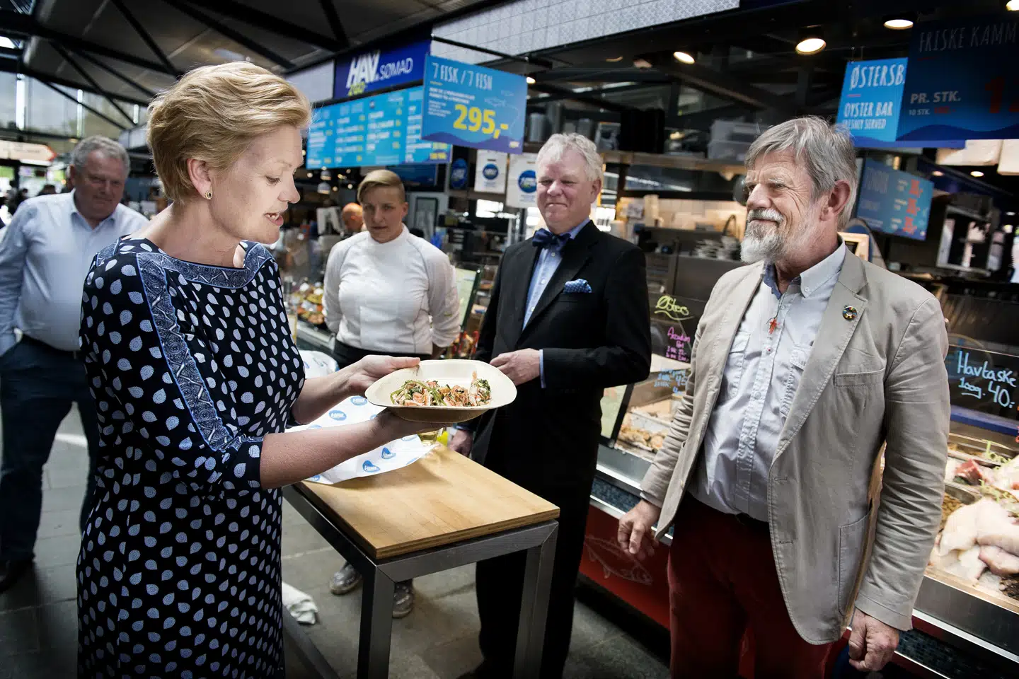 Fiskeriminister Eva Kjer Hansen (V) får kritik fra Dansk Folkepartis fiskeriordfører for sin håndtering af forbuddet mod at have mere end tre licenser til fiskeri af østers og muslinger. Liselotte Sabroe/Ritzau Scanpix