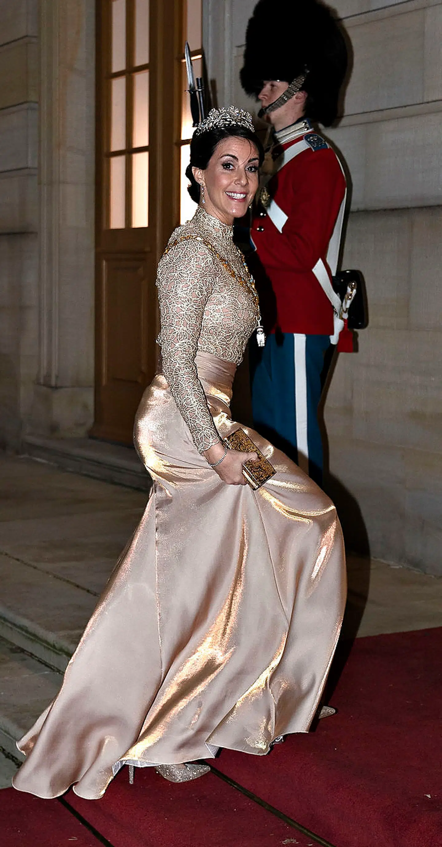 Prinsesse Marie var klædt i gyldne nytårsfarver, som eksperten mente var fin til hendes teint.