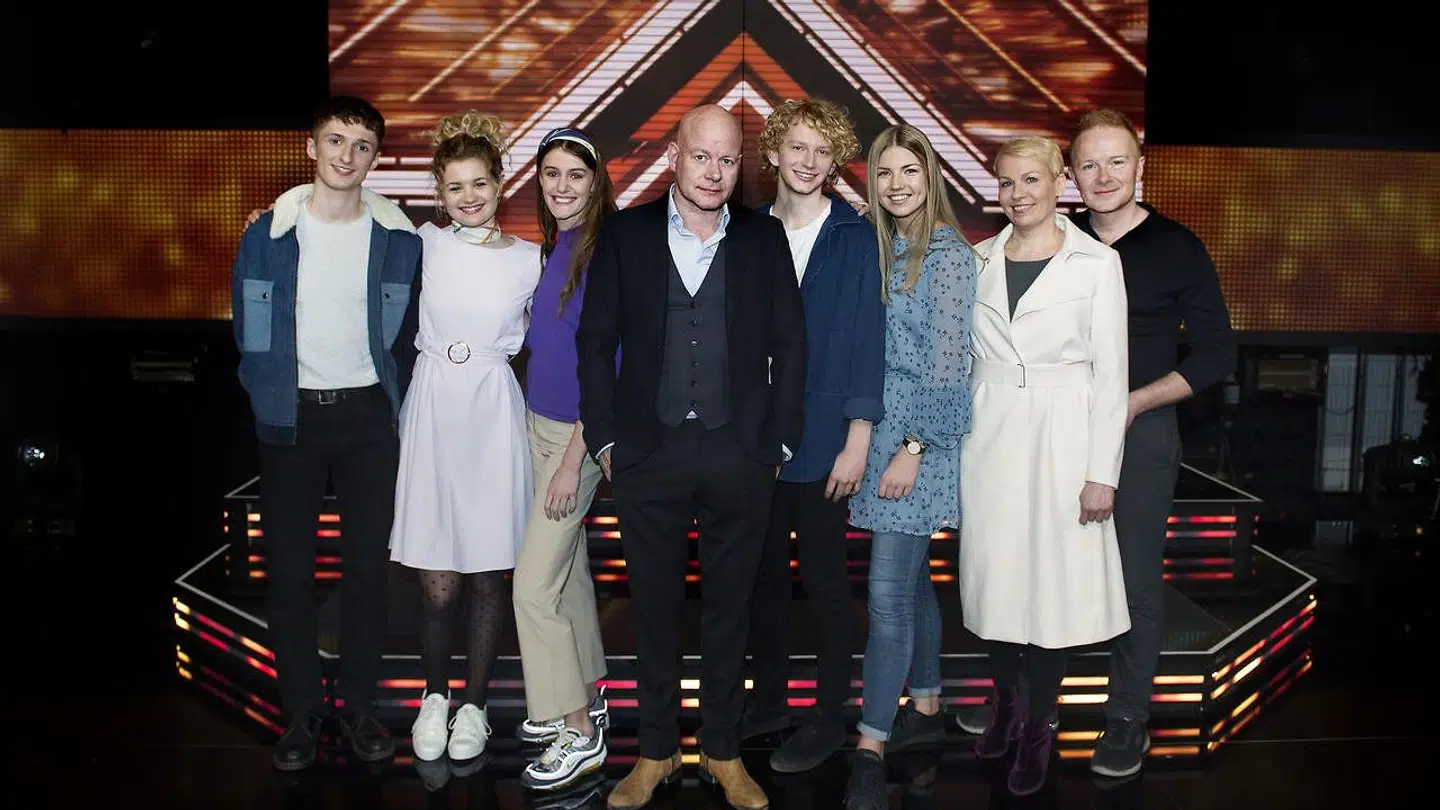 Thomas Blachmann med sine deltagere Place on Earth, Sol & Christian og Anne Mette & Thomas ved X-factor pressemøde torsdag den 22 februar 2018. (Foto: Liselotte Sabroe/Scanpix 2018)