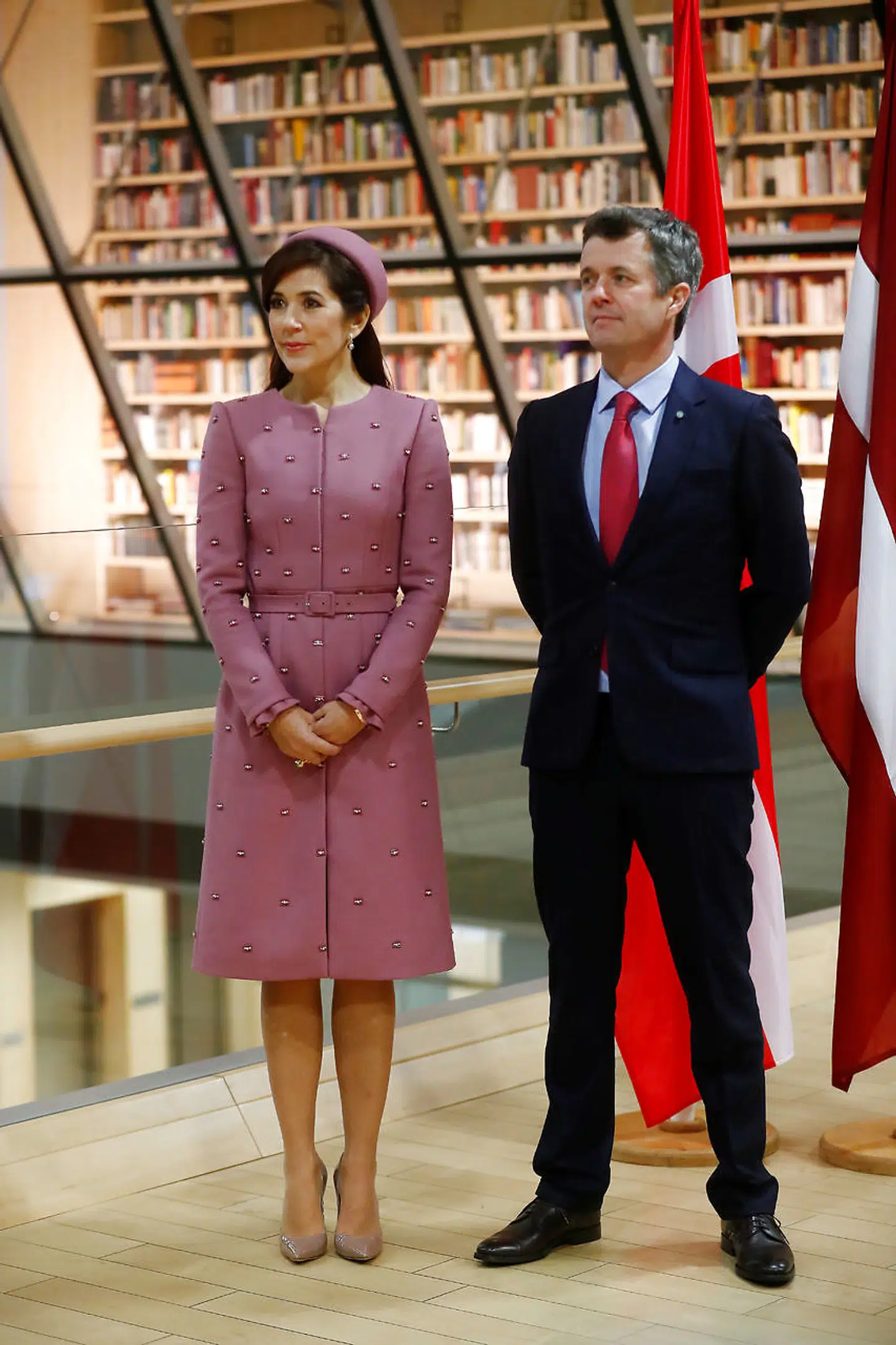 Modeekspert Chris Pedersen mener, at både hertuginde Meghan og kronprinsesse Mary har en stil, der minder om Jackie Kennedys. REUTERS/Ints Kalnins