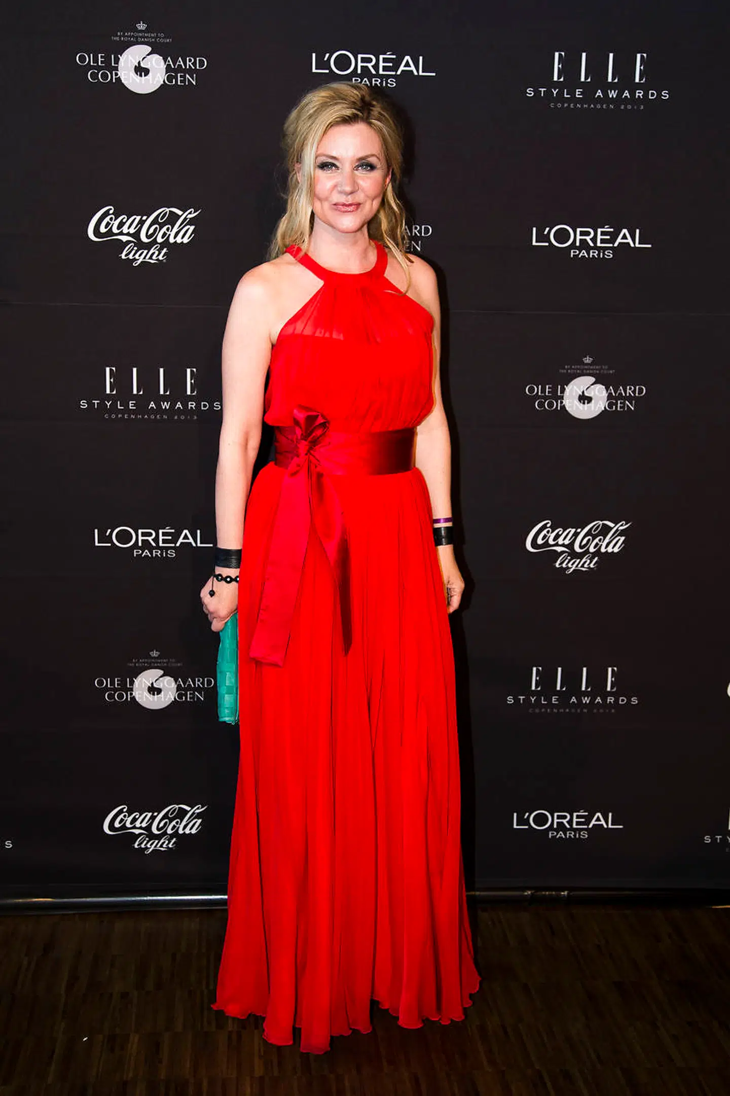 Her ankommer Pernille Aamund til Elle Style Awards i Skuespilhuset, Sankt Annæ Plads.