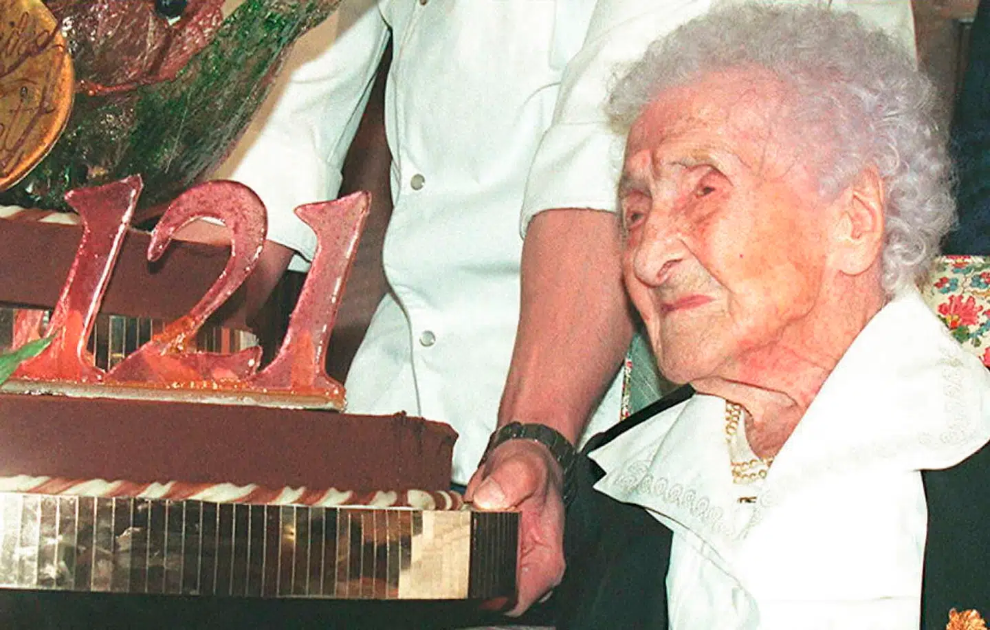 Jeanne Calment i forbindelse med hendes 121 års fødselsdag.