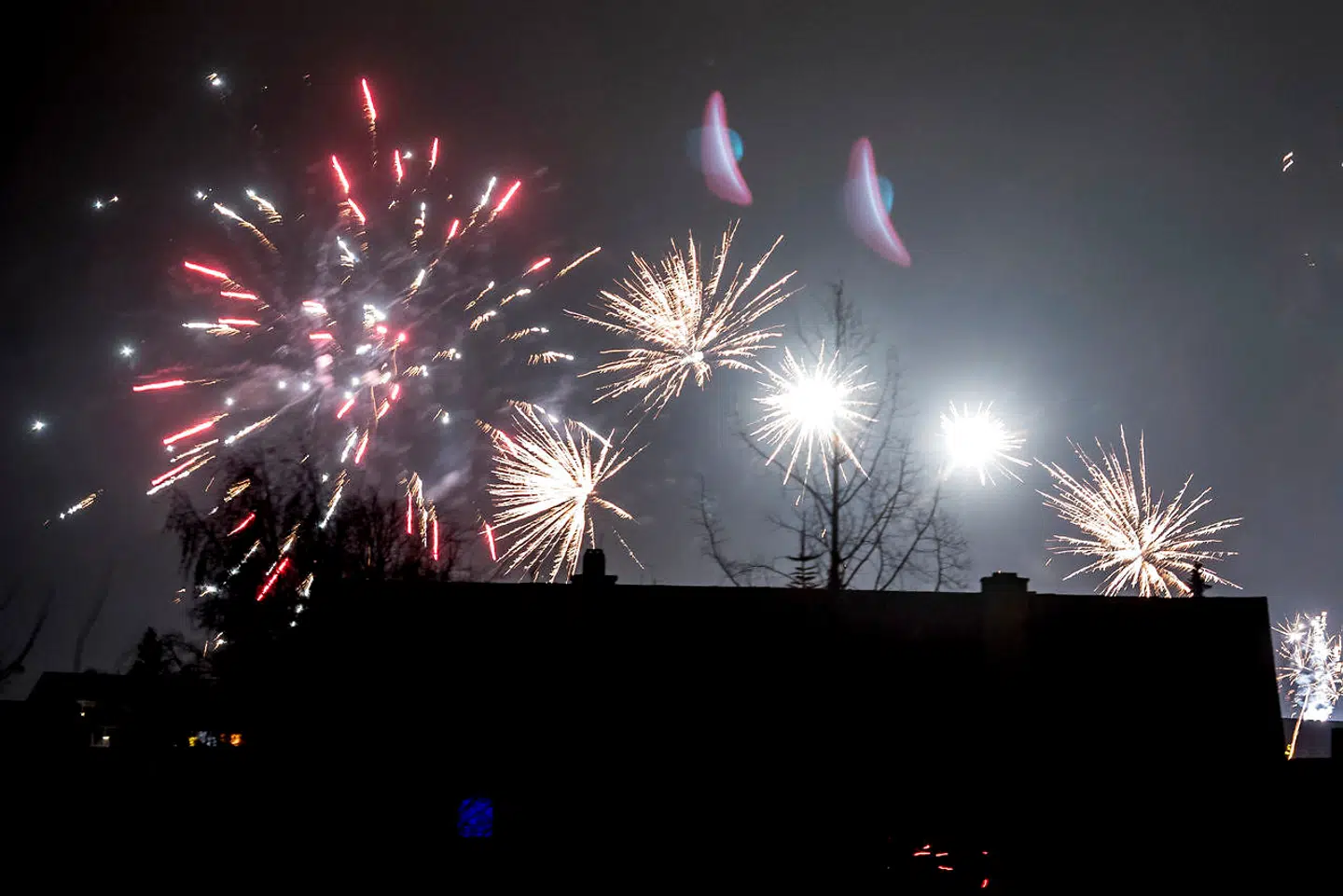 Fyrværkeri over Roskilde nytårsaften, mandag den 31. december 2018.
