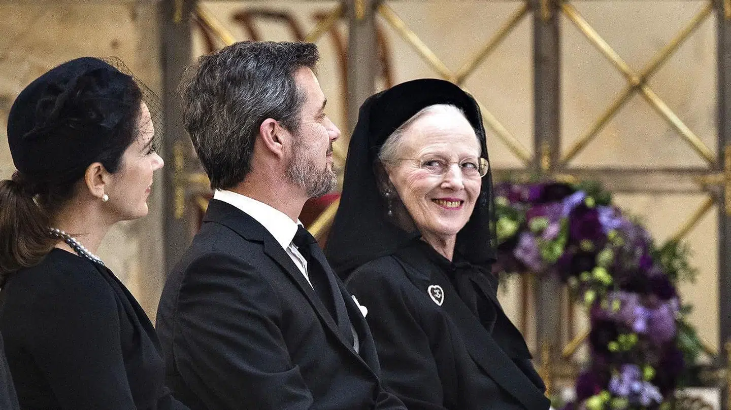 Dronning Margrethe ser på kronprins Frederik under prins Henriks bisættelse fra Christianborg Slotskirke i København tirsdag den 20. februar 2018. Prins Henrik døde tirsdag den 13. februar 2018. (Foto: Henning Bagger/Scanpix 2018)