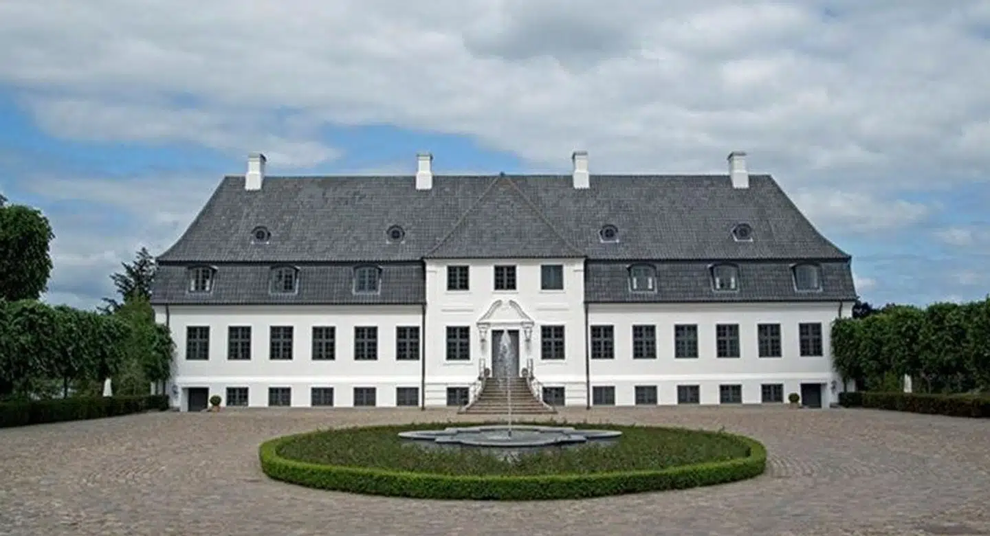 Fronten på det fredede gods Constantinsborg