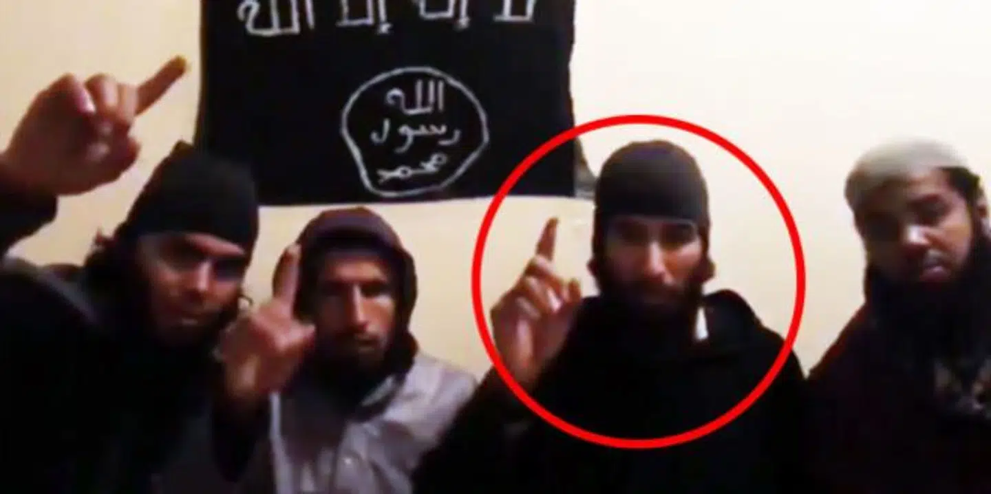 Det er manden med den røde ring omkring, Rachid Afatti, der ændrede alt for Younes Quizad, hævder hans bror.