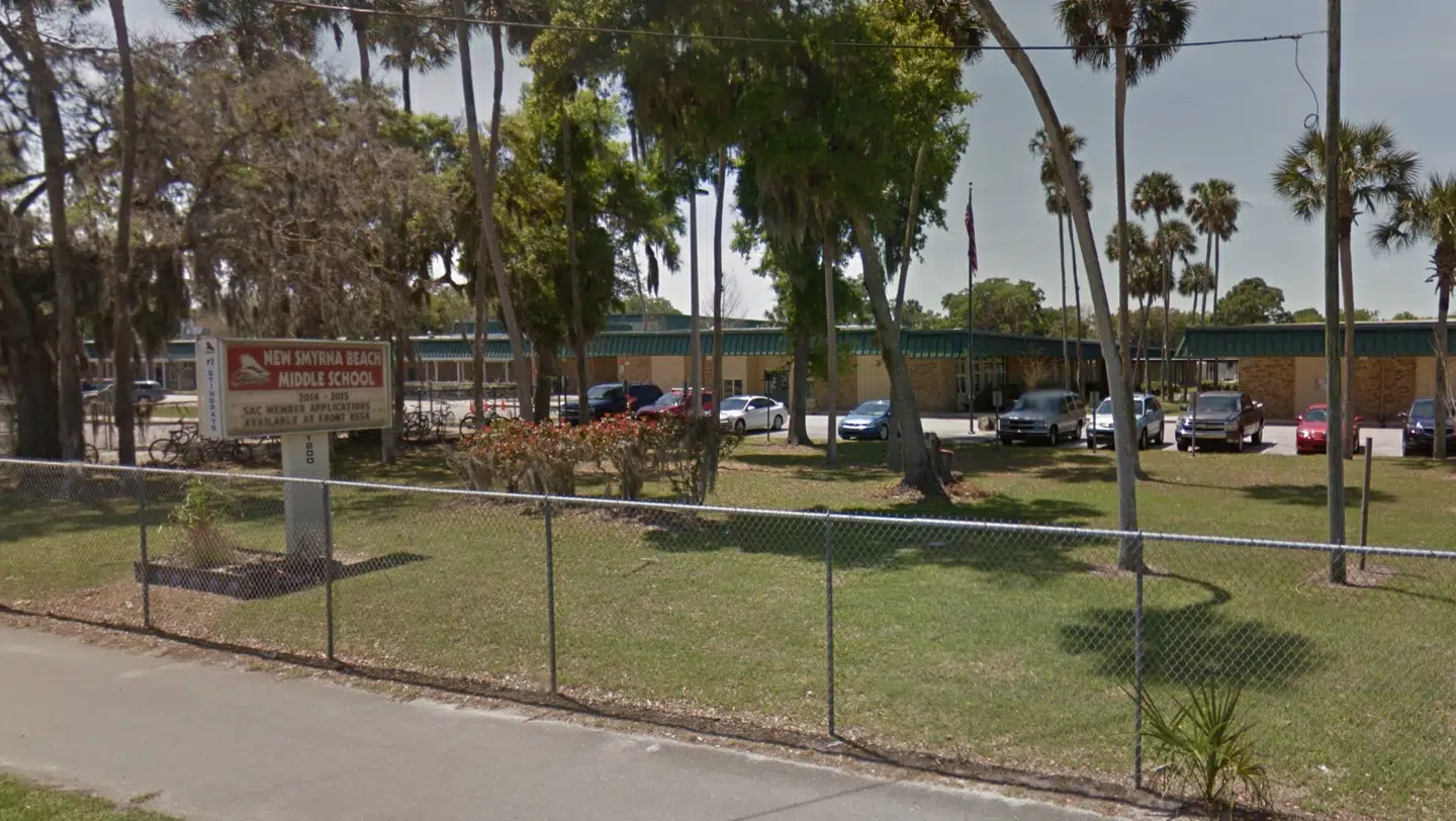 Hun var lærer på skolen New Smyrna Beach Middle School, i nærheden af Daytona Beach i Florida.