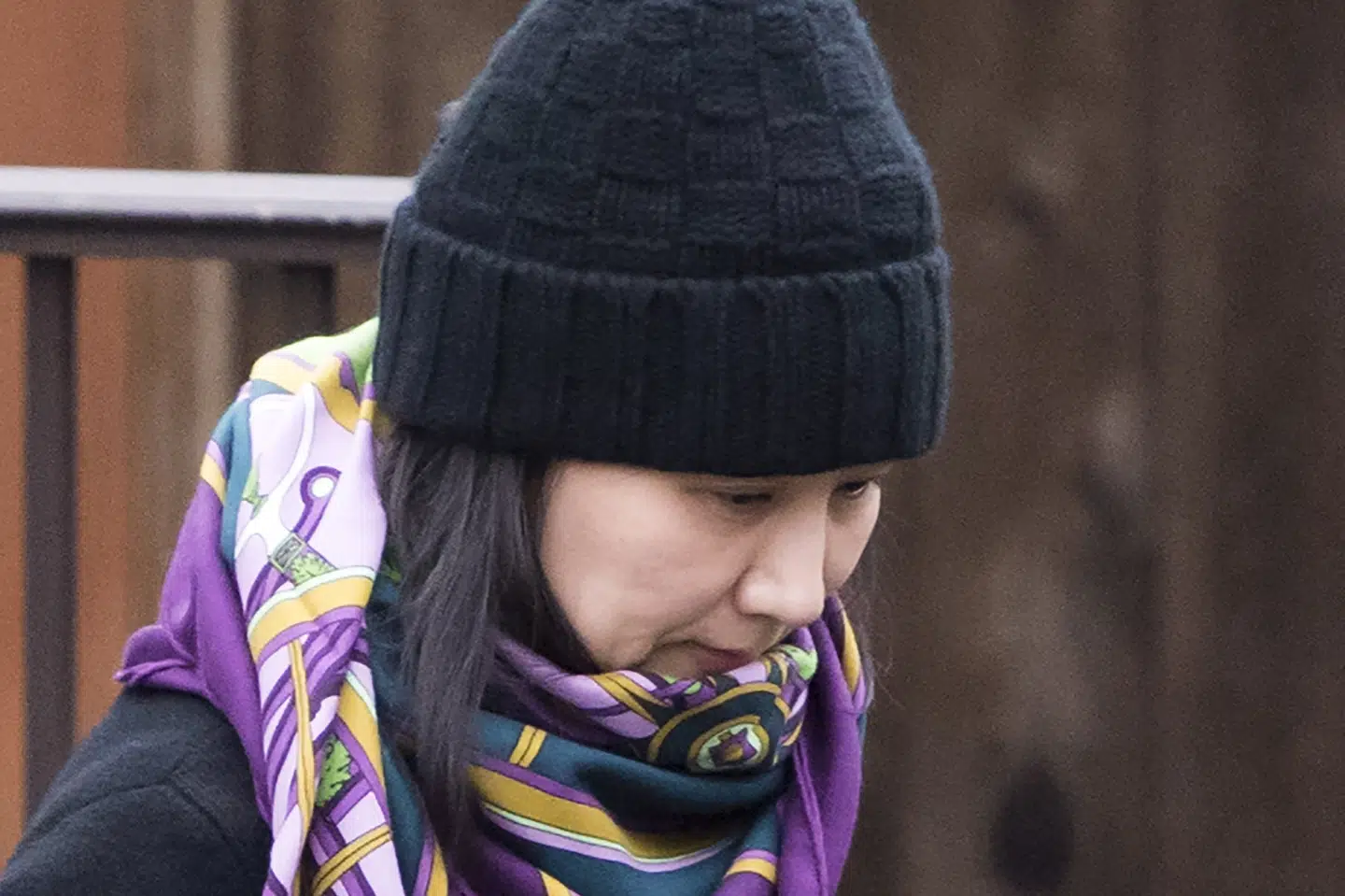 Den 46-årige Meng Wanzhou. som er finansdirektør i Huawei, er løsladt mod kaution i Vancouver, mens en sag om udlevering til USA behandles. Sagen mod hende har udløst en diplomatisk krise, da Kina nu tilbageholder flere canadiere, hvilket kaldes gengældelse i Canada og USA. Jonathan Hayward/Ritzau Scanpix