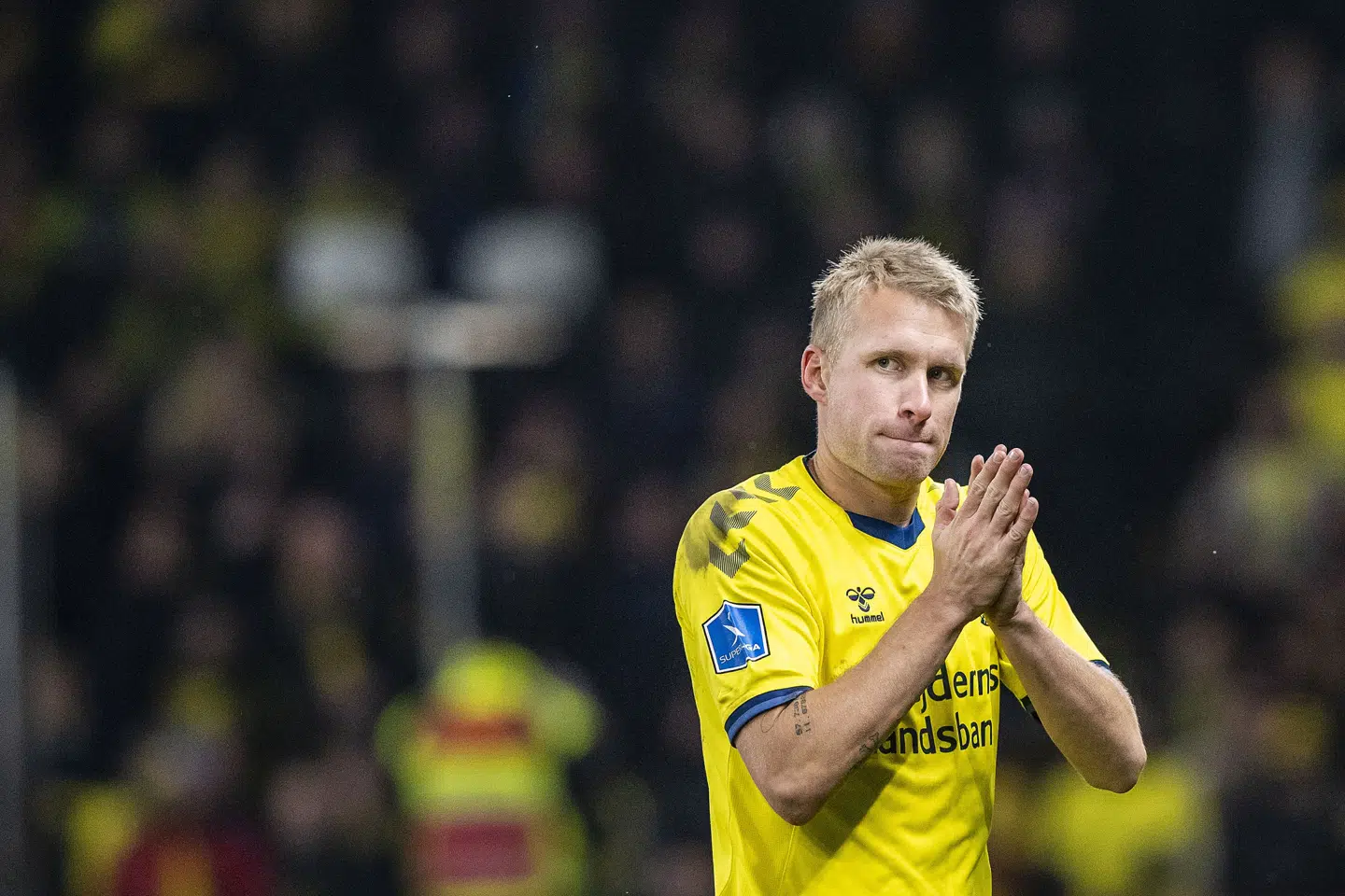 Johan Larsson har spillet for Brøndby i de sidste fire år. Her ses han, da han gik fra banen i sin sidste kamp for klubben 16. december, da Brøndby mødte Vendsyssel FF. (Arkivfoto) Anders Kjærbye/Ritzau Scanpix