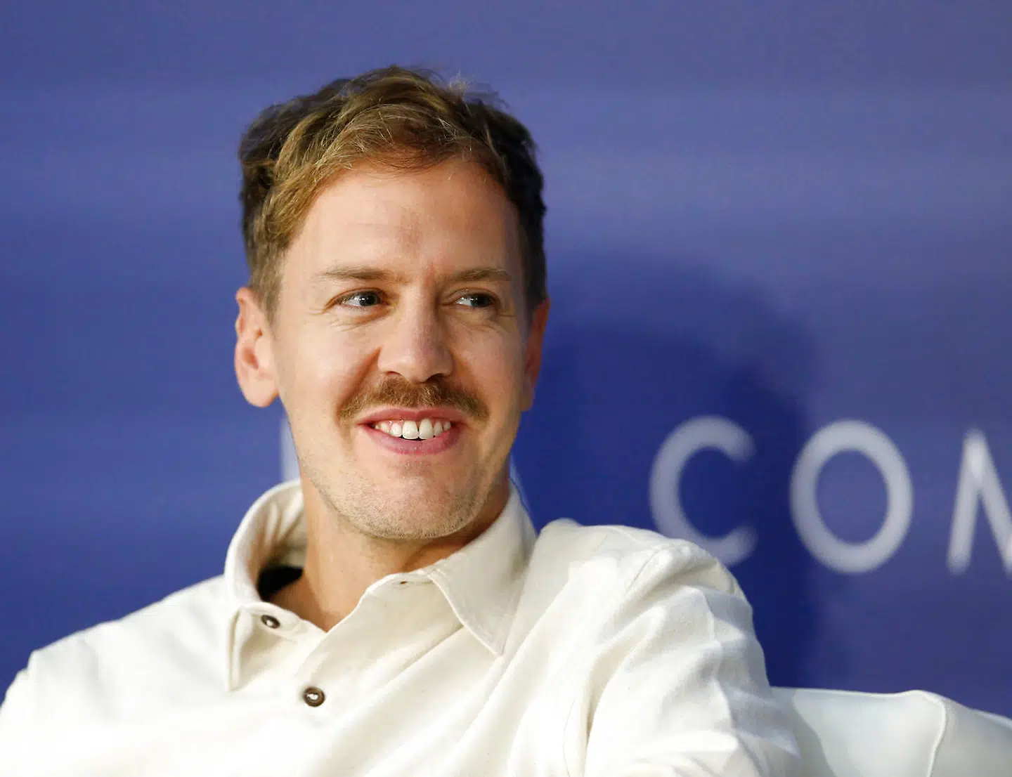 Sebastian Vettel har fået overskæg siden 2018-sæsonens afslutning.