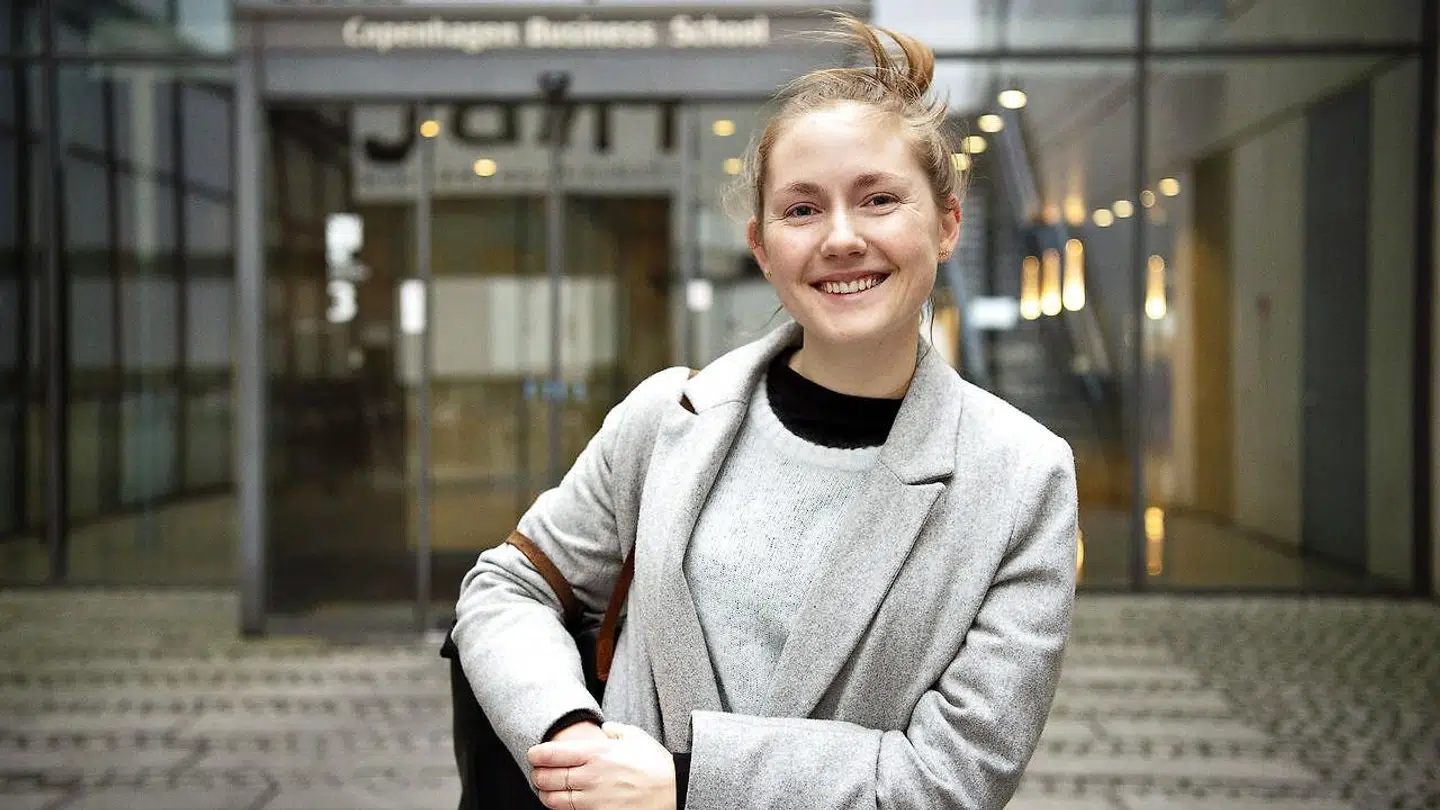 Helene Skov, der læser på CBS, synes, at hele sagen om den kvindelige underviser er lidt åndssvag.