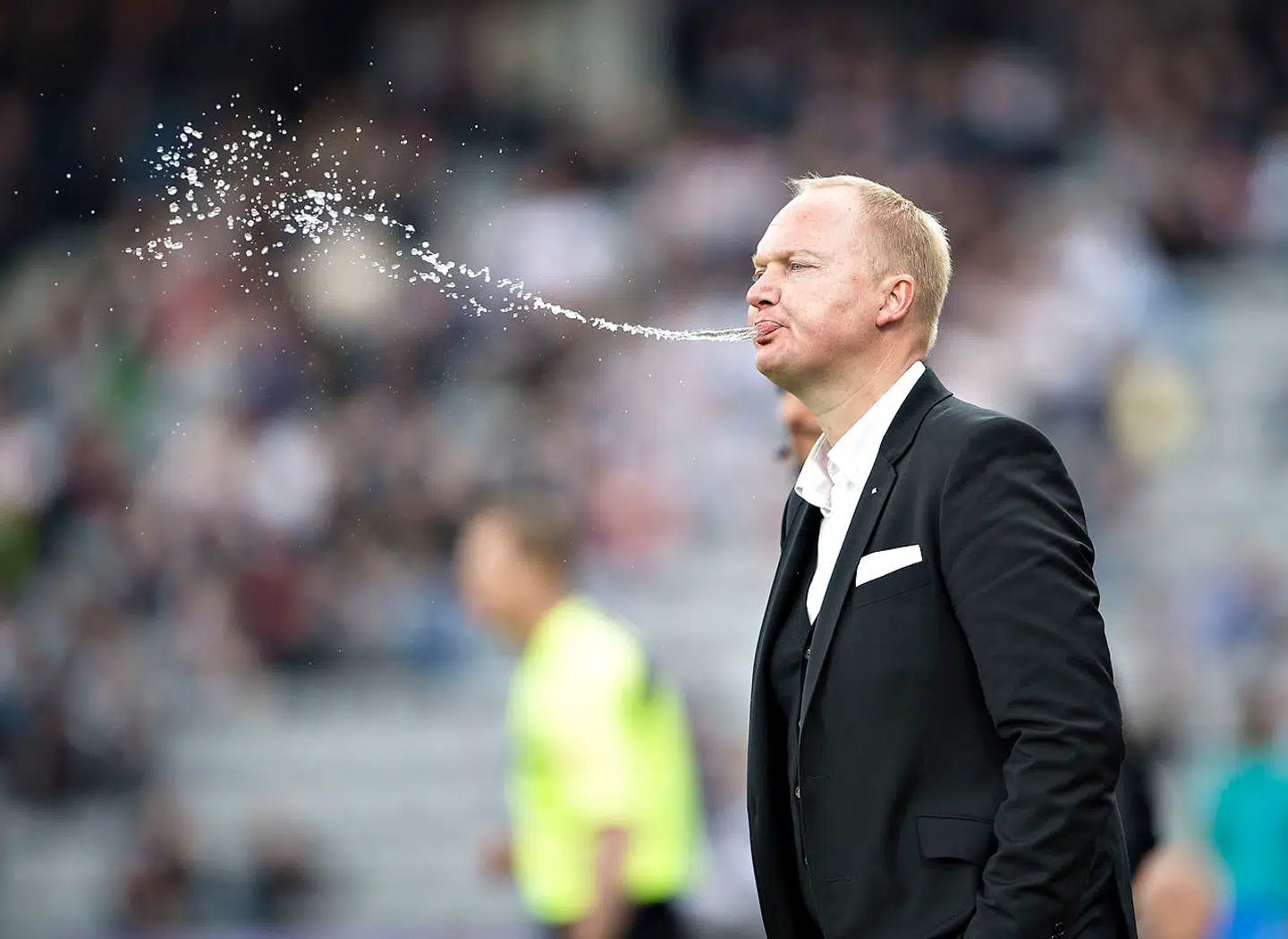 Glen Riddersholm forlader efter blot halvanden måneds ansættelse jobbet som sportsdirektør i Superliga-klubben Vendsyssel FF. Fremover skal han være cheftræner i Sønderjyske.