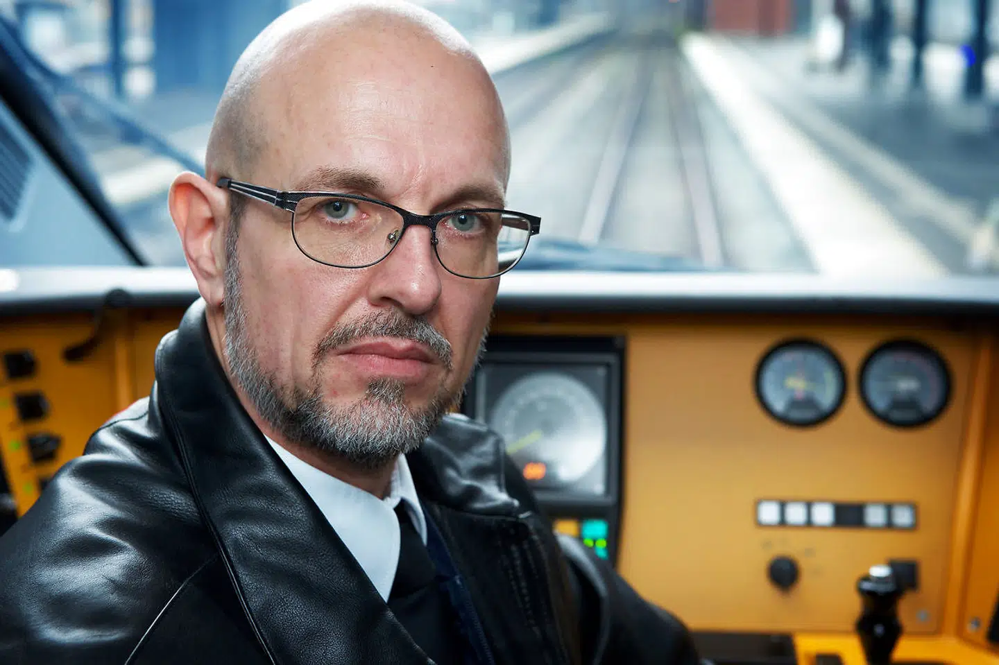 »De ting, der er varslet fra DSB, opfatter vi som et kraftigt indgreb i folks sociale og private liv. Skilsmisseraten blandt lokoførere er i forvejen temmelig høj på grund af vores arbejds- og mødetider, og nu kan man frygte, det bliver endnu værre,« siger Kent L. Jensen.