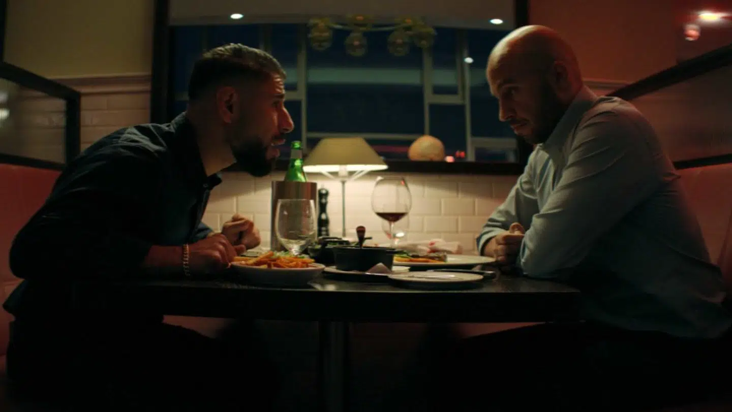 Ali Sivandi overfor Dar Salim i 'Underverden'.