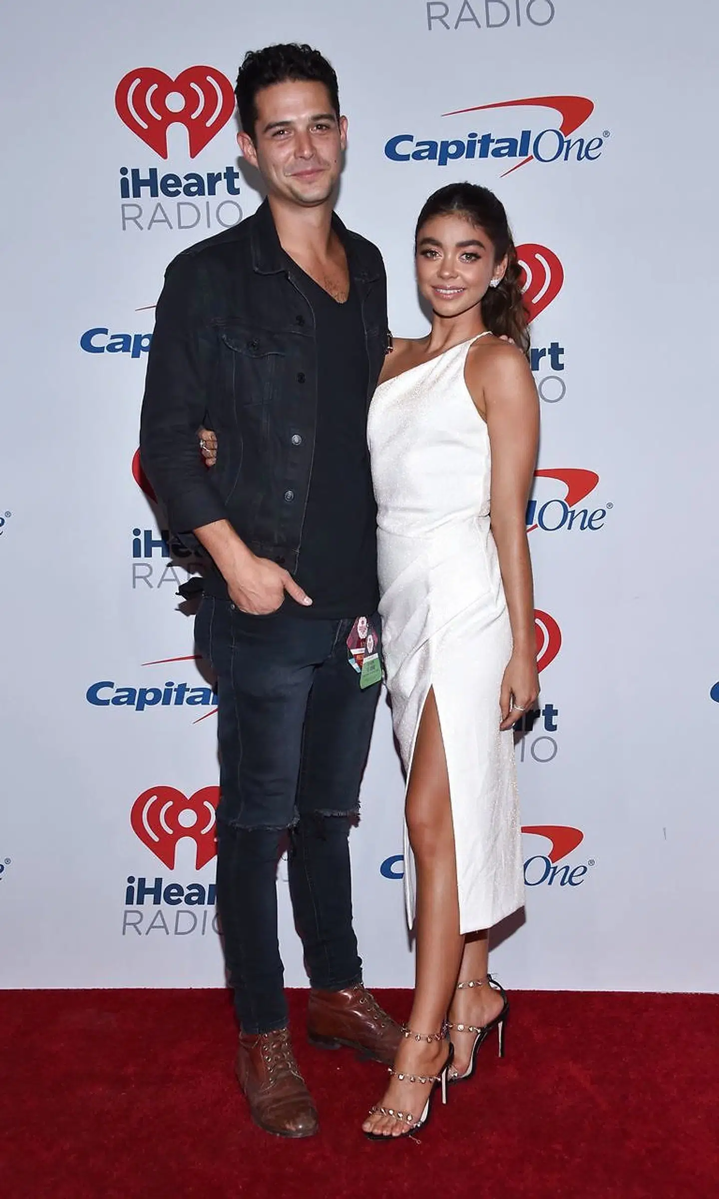 ARKIVFOTO af Sarah Hyland og hendes kæreste, Wells Adams.