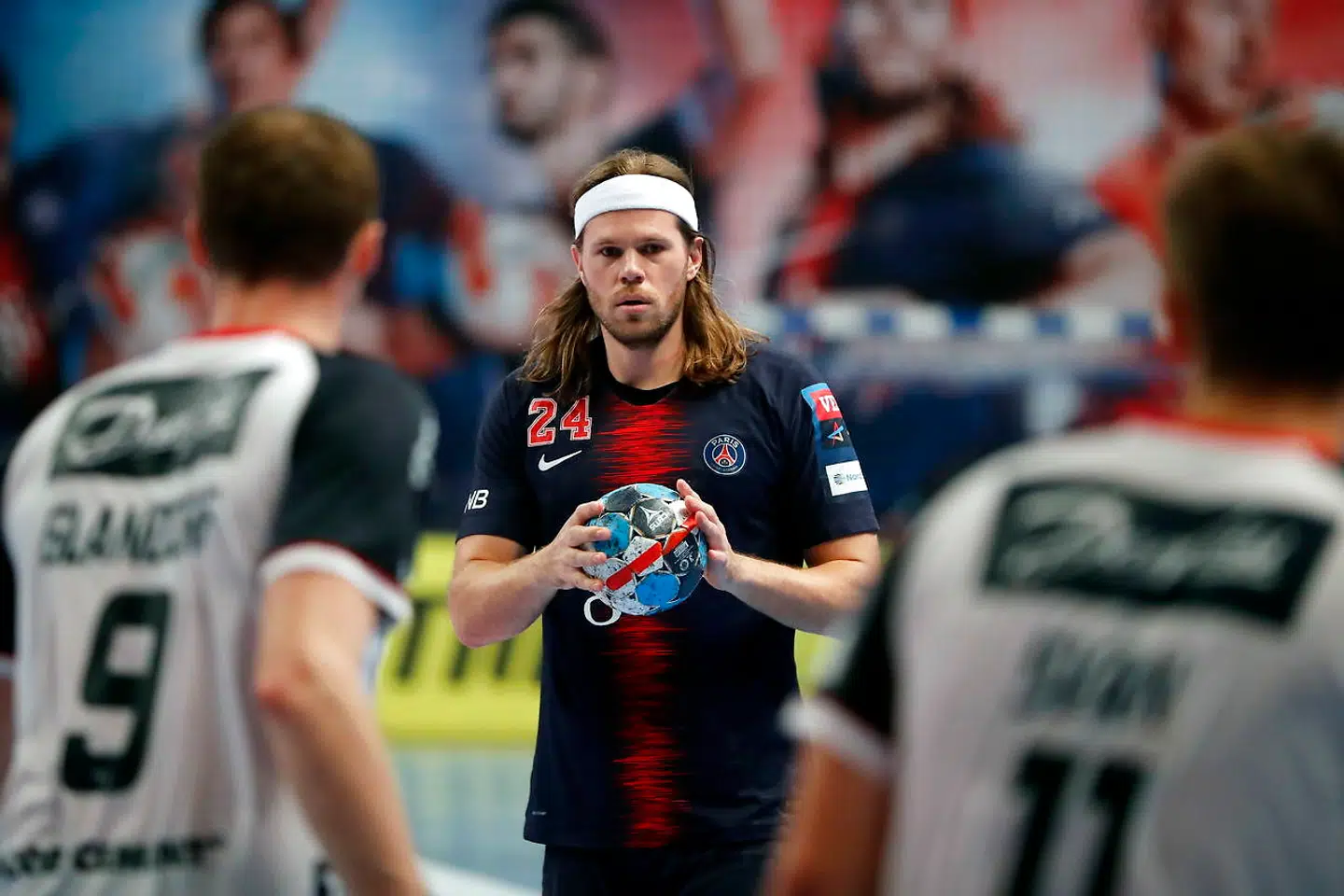 Mikkel Hansen spiller til daglig i Paris Saint Germain, og derfor bor han og Stephanie Gundelach også i Paris det meste af tiden.