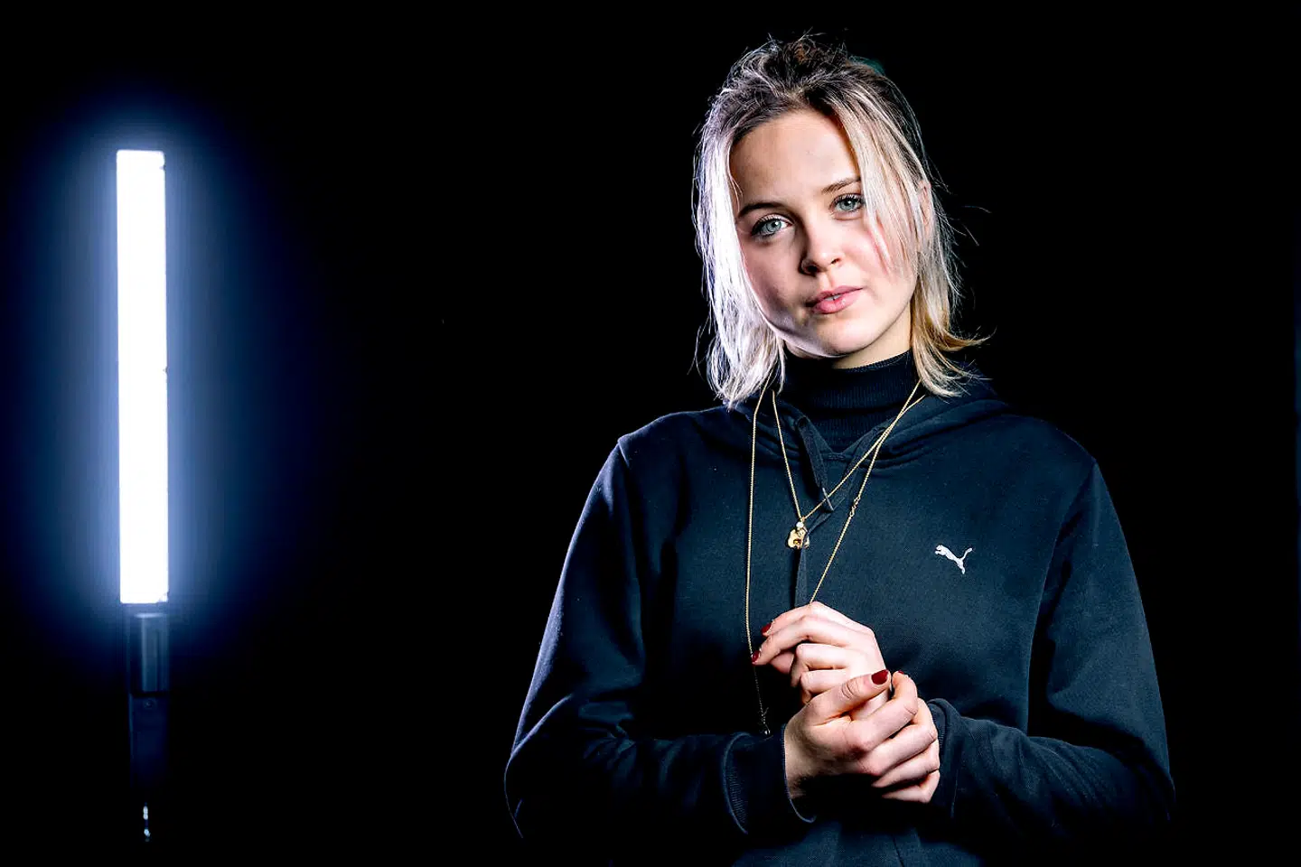 Anine-Petrea Lindvig spiller hovedrollen i den store TV2-satsning Håbet. Anine-Petrea, der er datter af TV-vært og forfatter Pernille Aalund og billedkunstner Thomas Lindvig, har gået med en skuespillerdrøm i maven siden hun var helt lille, og har med TV2s miniserie fået sin debut.