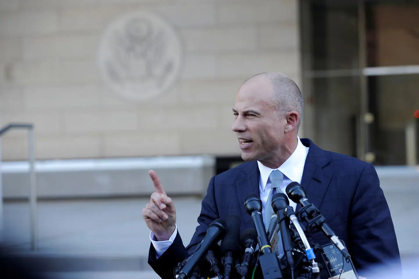 »Det er en absurd afgørelse,« siger Stormy Daniels advokat, Michael Avenatti.