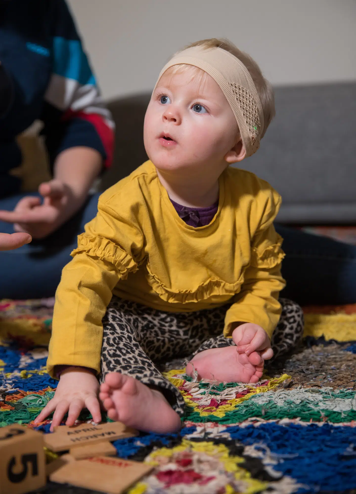 Lilly er meget nysgerrig på, hvad der foregår omkring hende. Foto: Rasmus Skaftved.