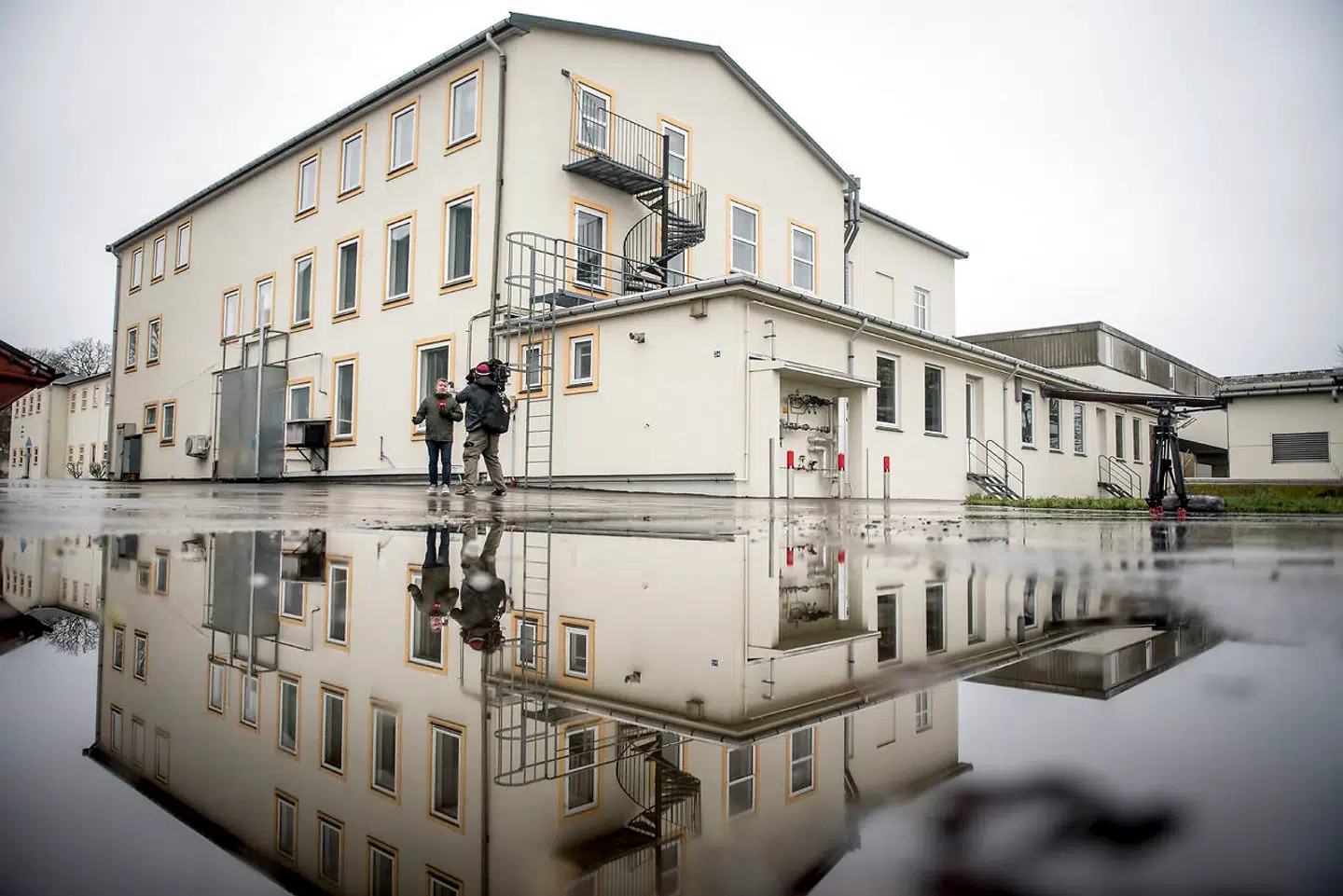 De fleste bygninger på øen Lindholm er laboratorier. (Foto: Mads Claus Rasmussen/Ritzau Scanpix)
