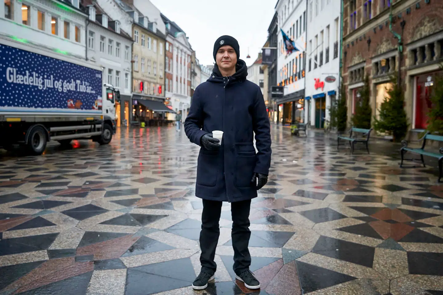 Lukas Graham har lavet en plade medhjemløse Hus Forbi sælgere. Den præsenterer de mandag den 3. december på Amager Torv.