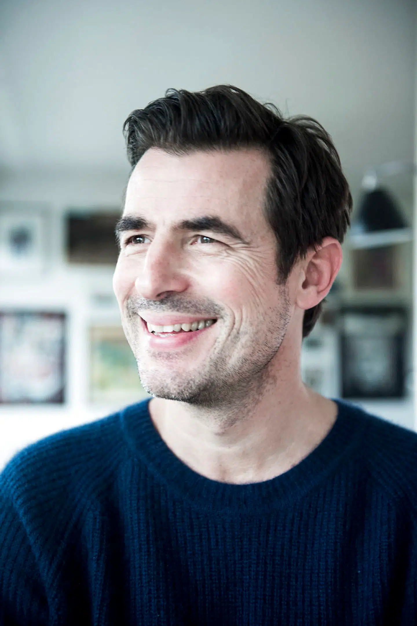 Claes Bang rejser verden rundt som skuespiller, men savner efterhånden Danmark.