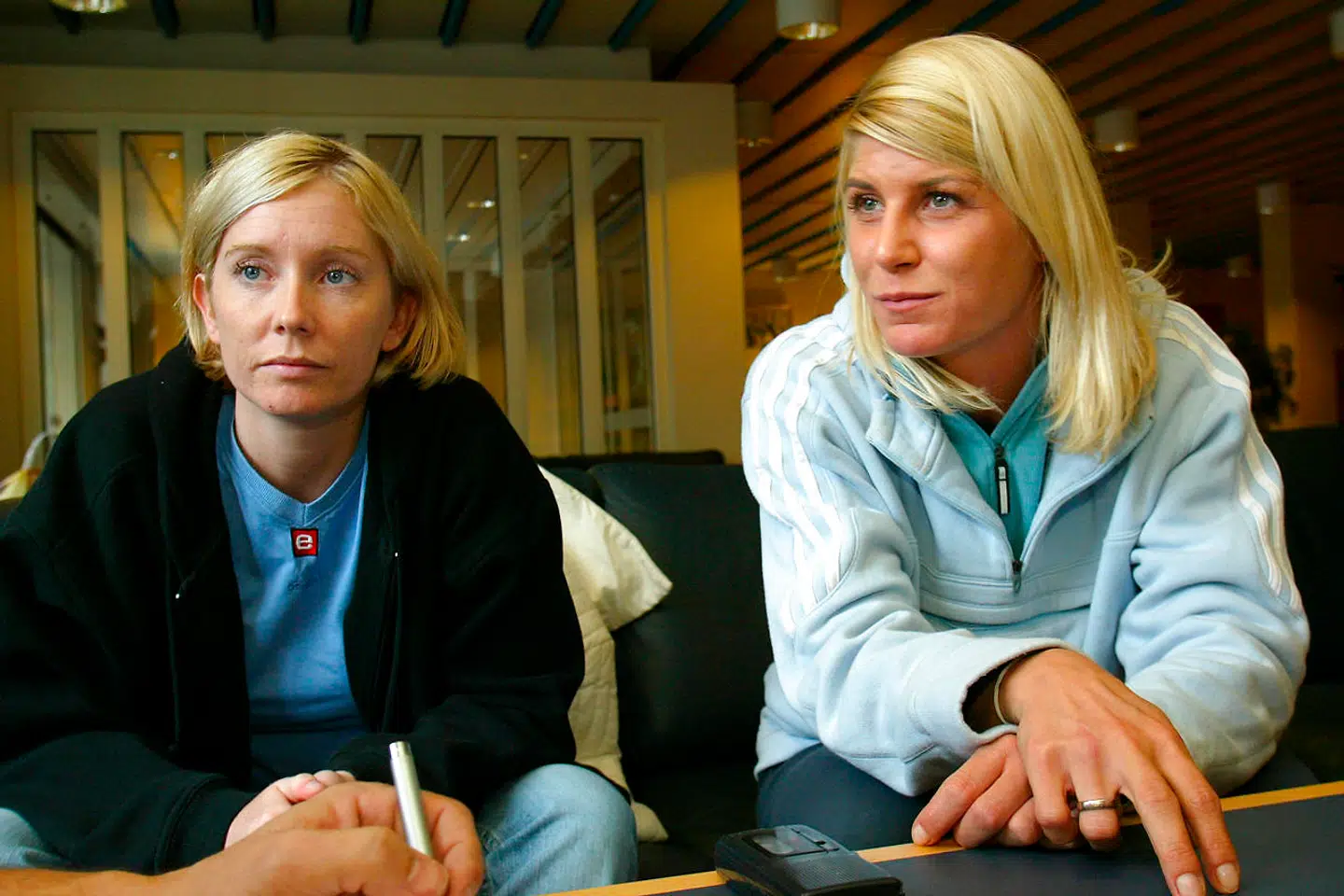 Mette Vestergaard og Rikke Hørlykke i 2002.