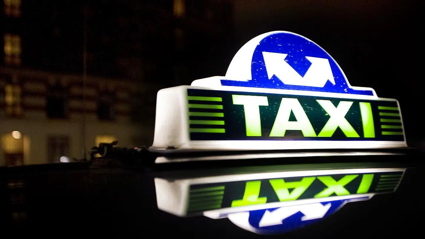 Taxa på bytur i København. Flere taxaselskaber skruer op for priserne til jul og nytår, fordi den nye taxalov tillader det. (Foto: Benita Marcussen/Ritzau Scanpix)