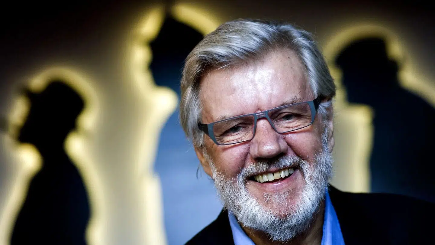 Den folkekære skuespiller og tidligere teaterdirektør, Morten Grundwald, gik bort i sidste uge. Han bisættes fra Vedbæk Kirke 27. november.