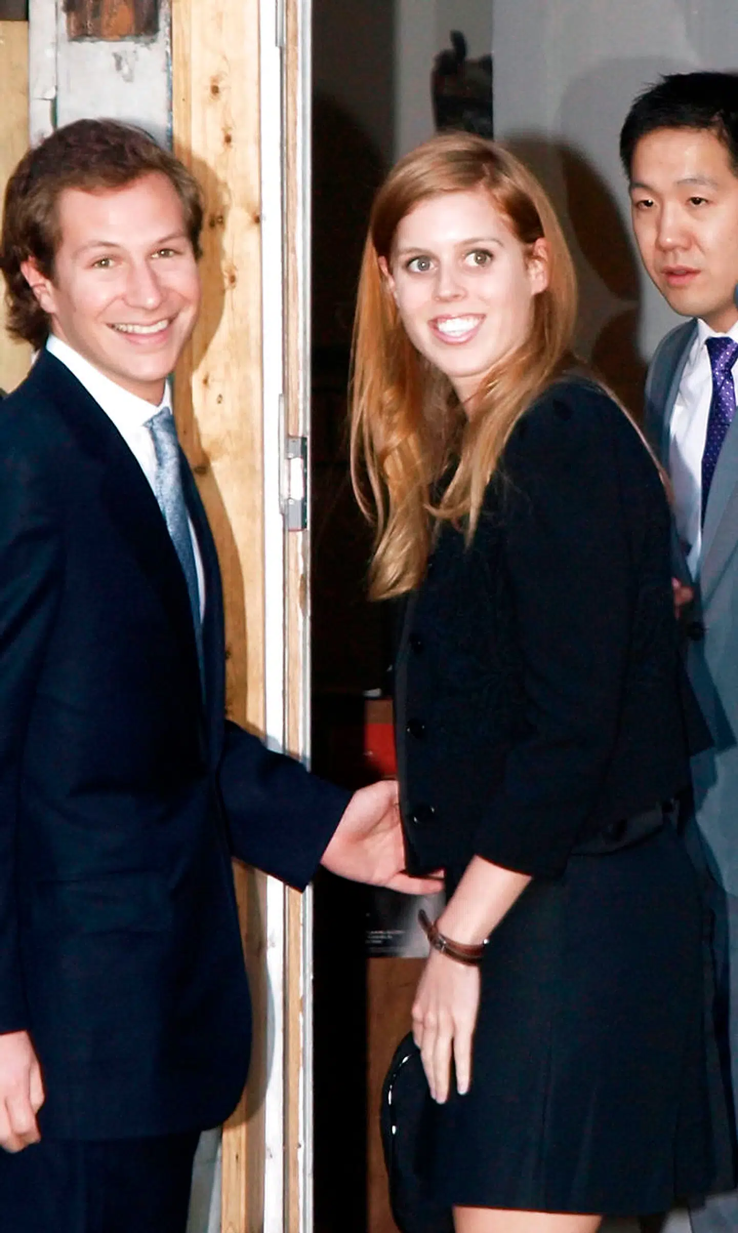 I 2016 gik britiske prinsesse Beatrice og den amerikanske forretningsmand Dave Clark fra hinanden efter ti års forhold. Her ses de tilbage i 2012 ved en privatfest i London.